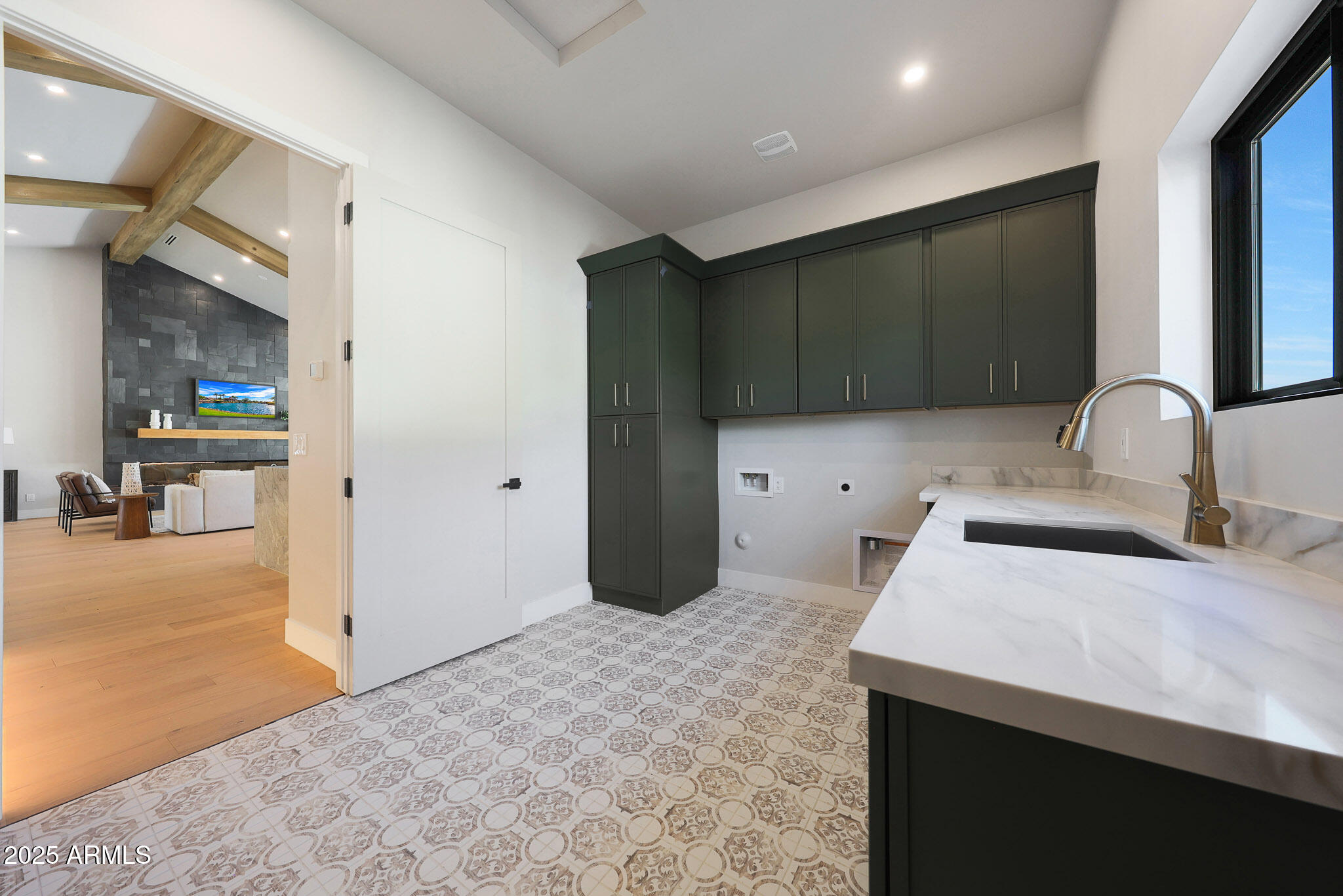 AVANT 1 UNIT 2 - Residential