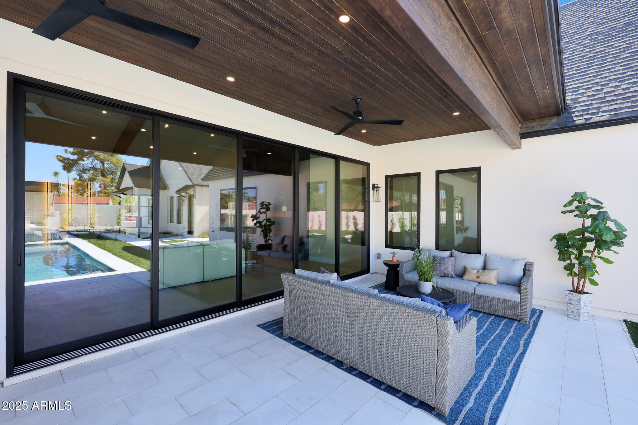 AVANT 1 UNIT 2 - Residential