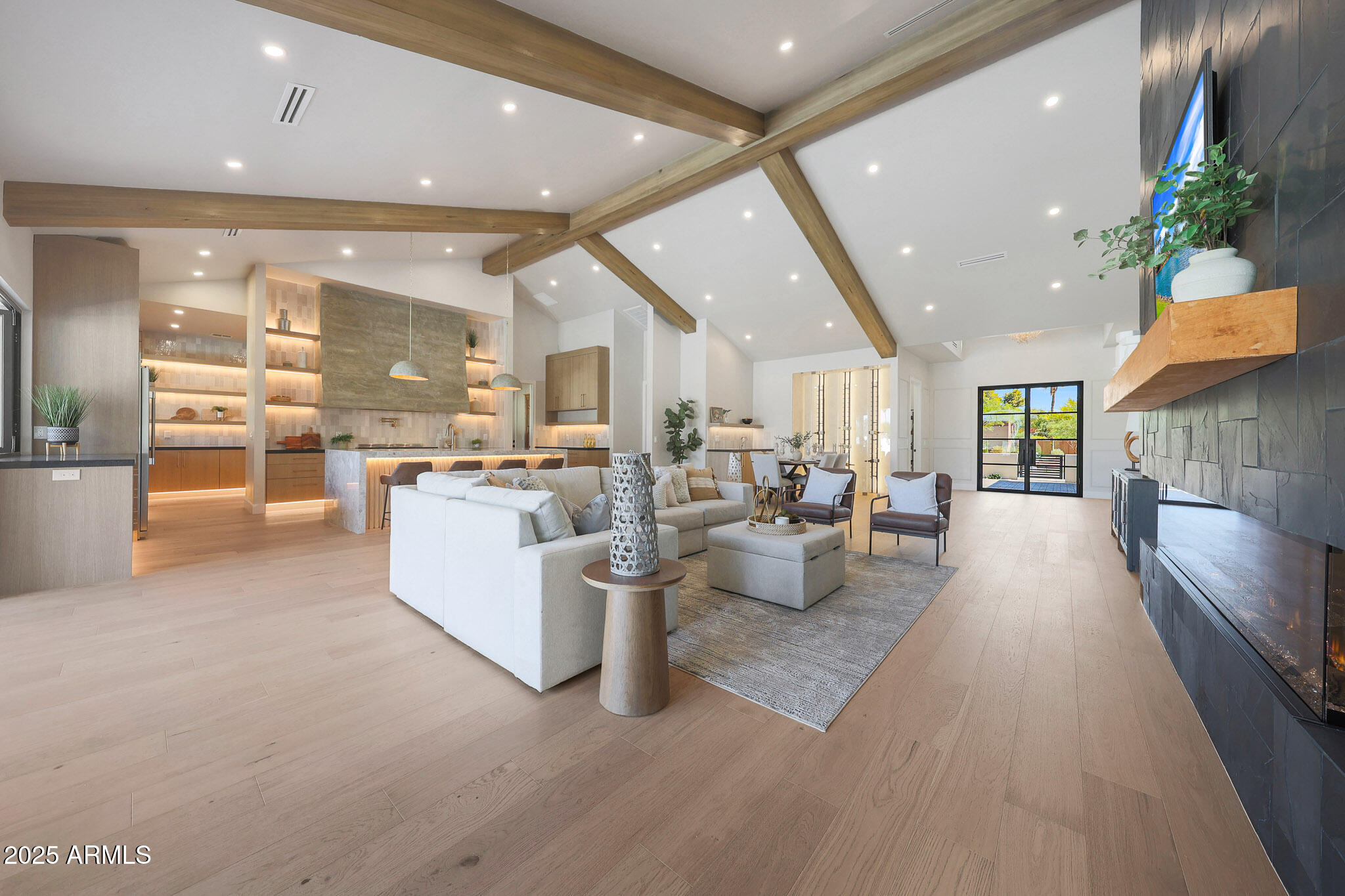 AVANT 1 UNIT 2 - Residential