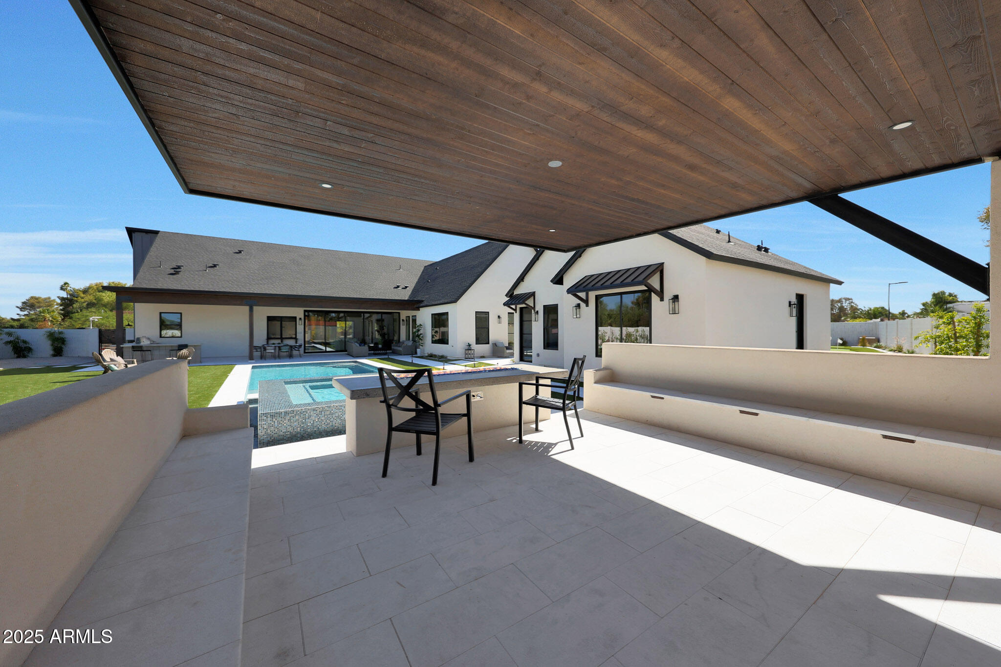AVANT 1 UNIT 2 - Residential