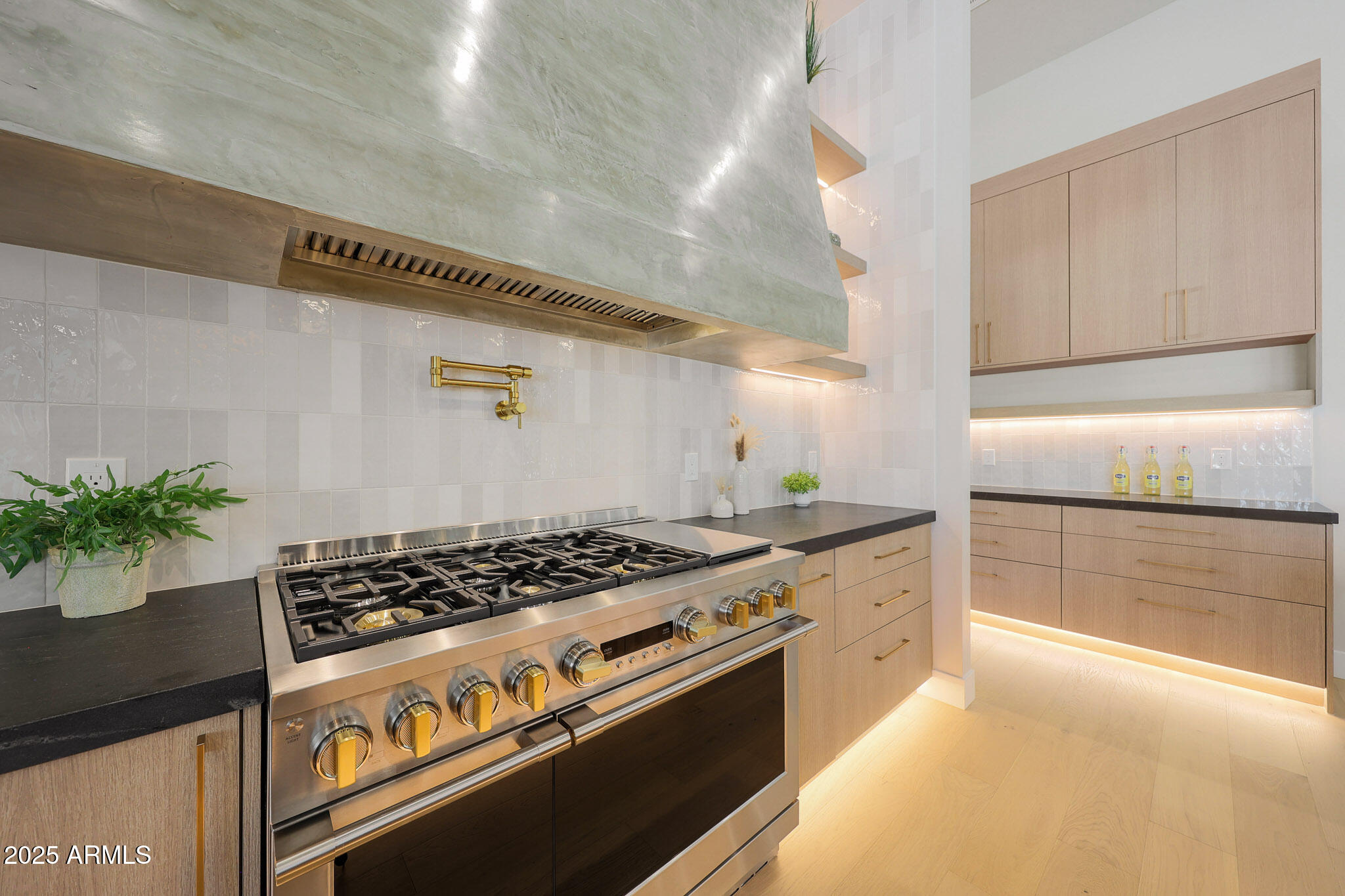 AVANT 1 UNIT 2 - Residential