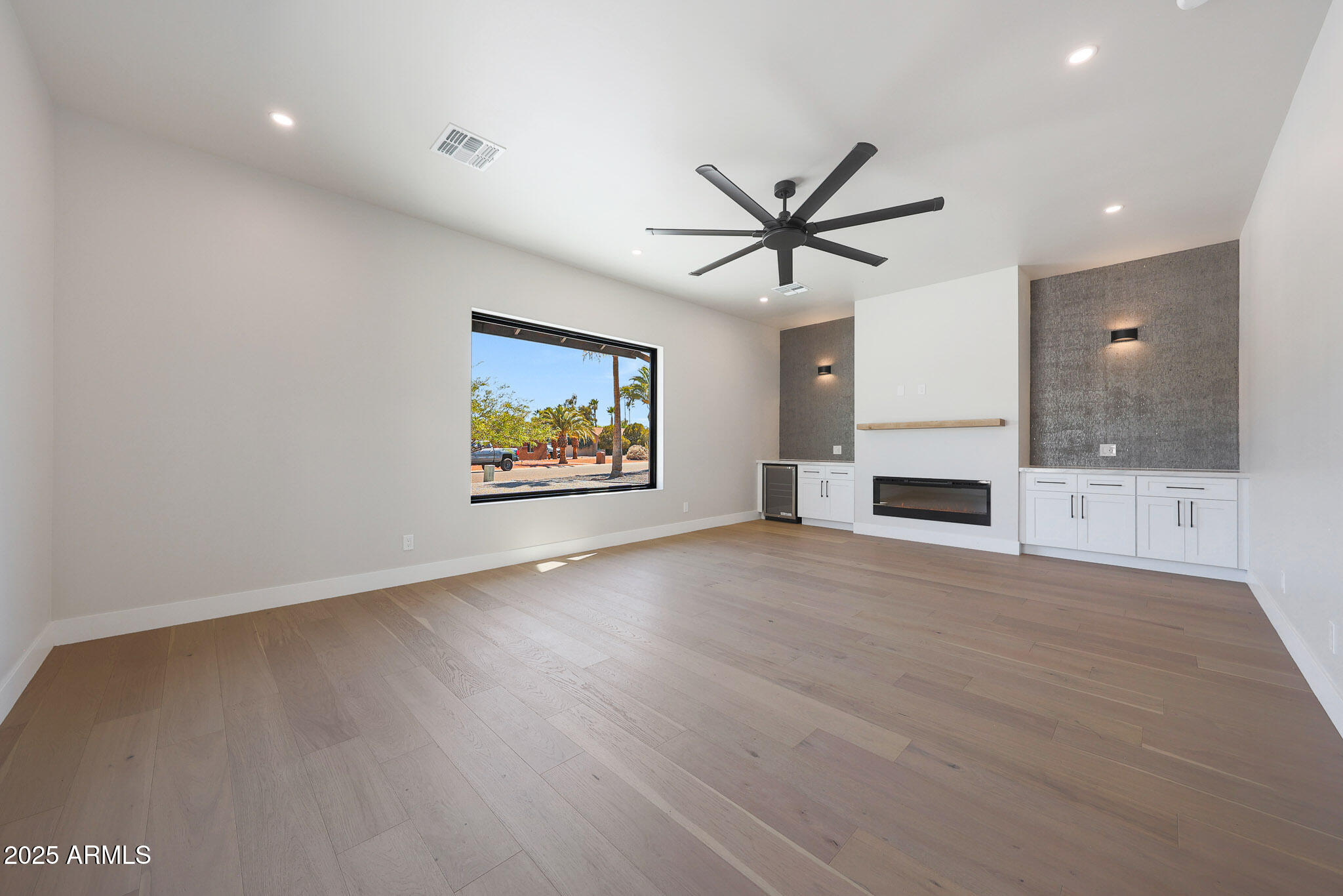AVANT 1 UNIT 2 - Residential