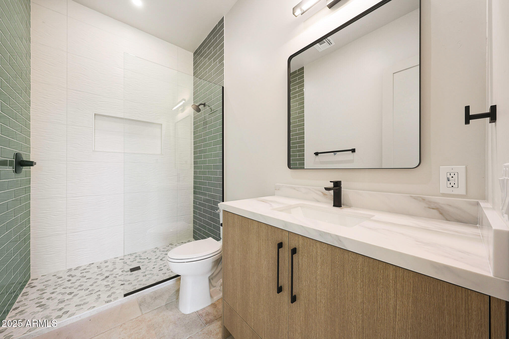 AVANT 1 UNIT 2 - Residential