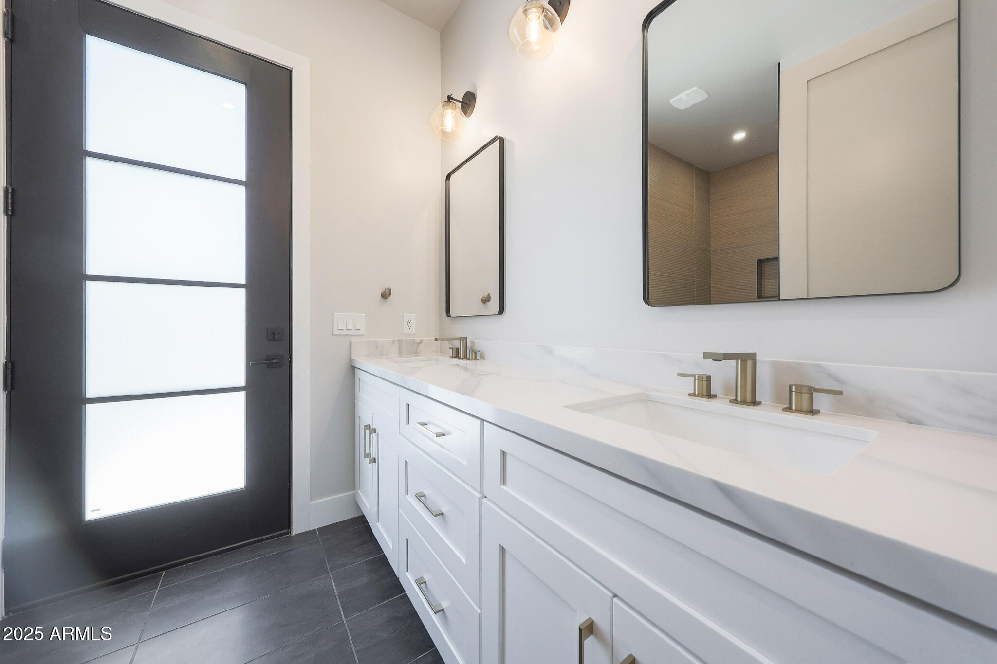 AVANT 1 UNIT 2 - Residential