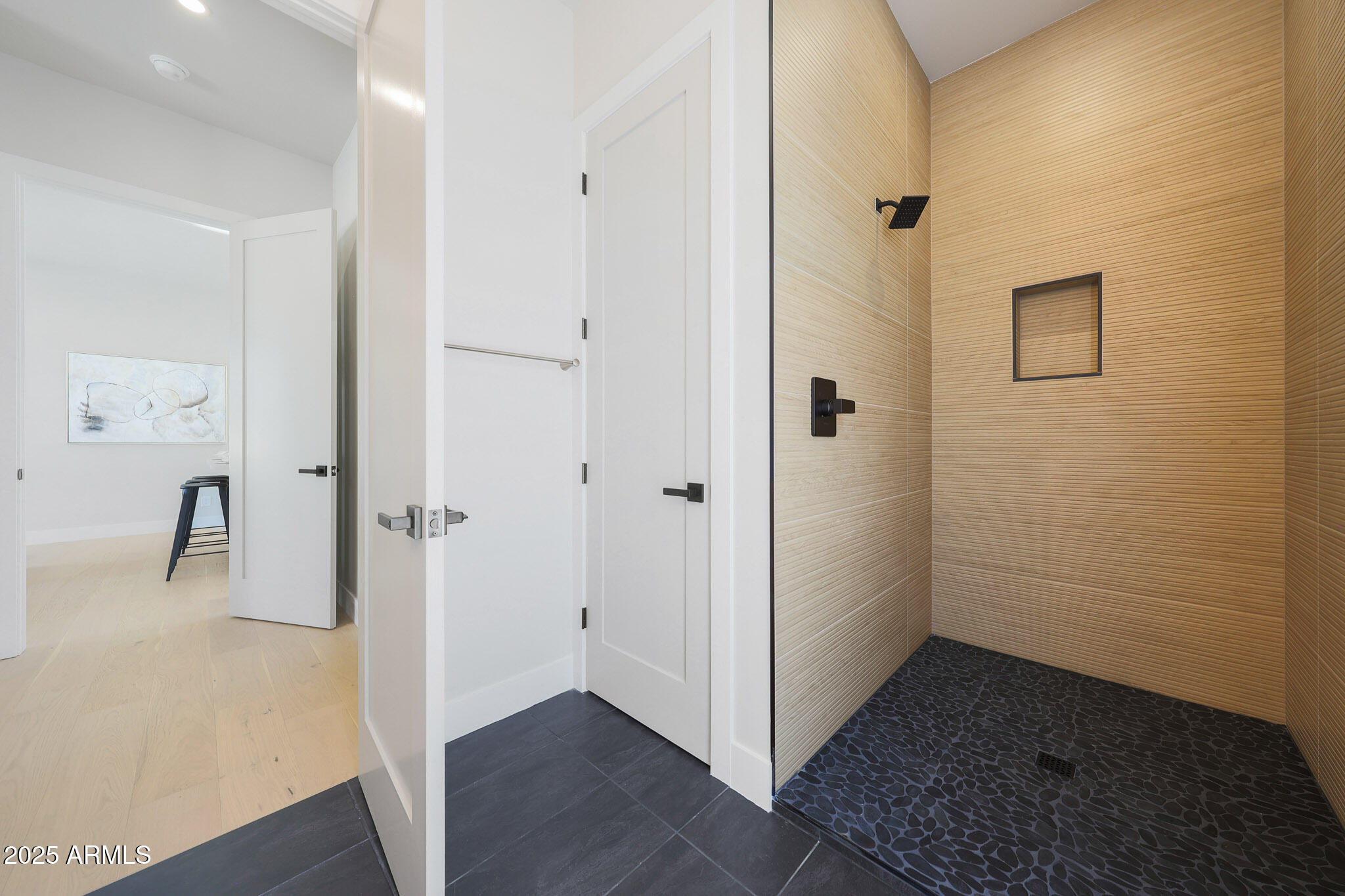 AVANT 1 UNIT 2 - Residential