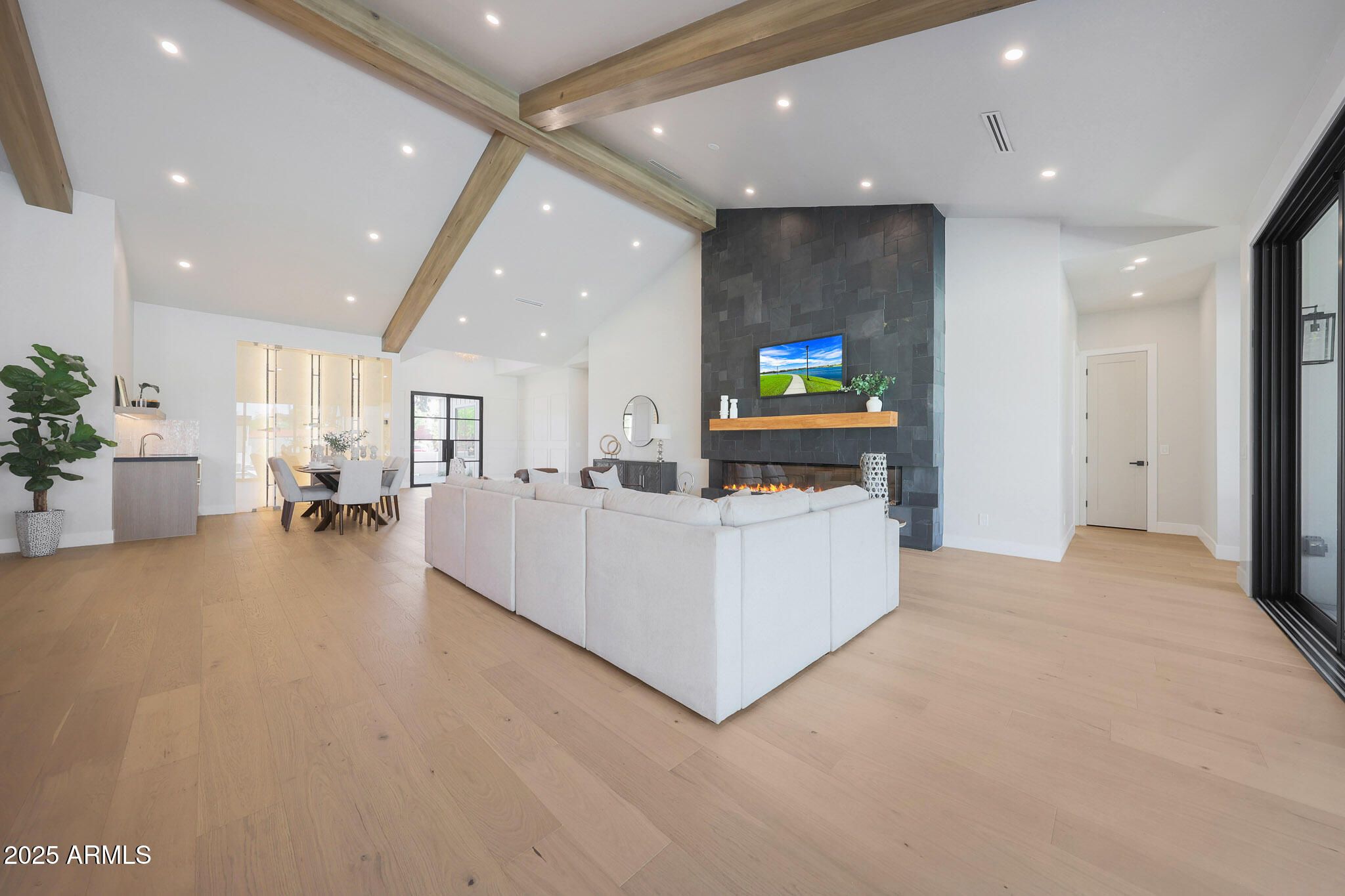 AVANT 1 UNIT 2 - Residential