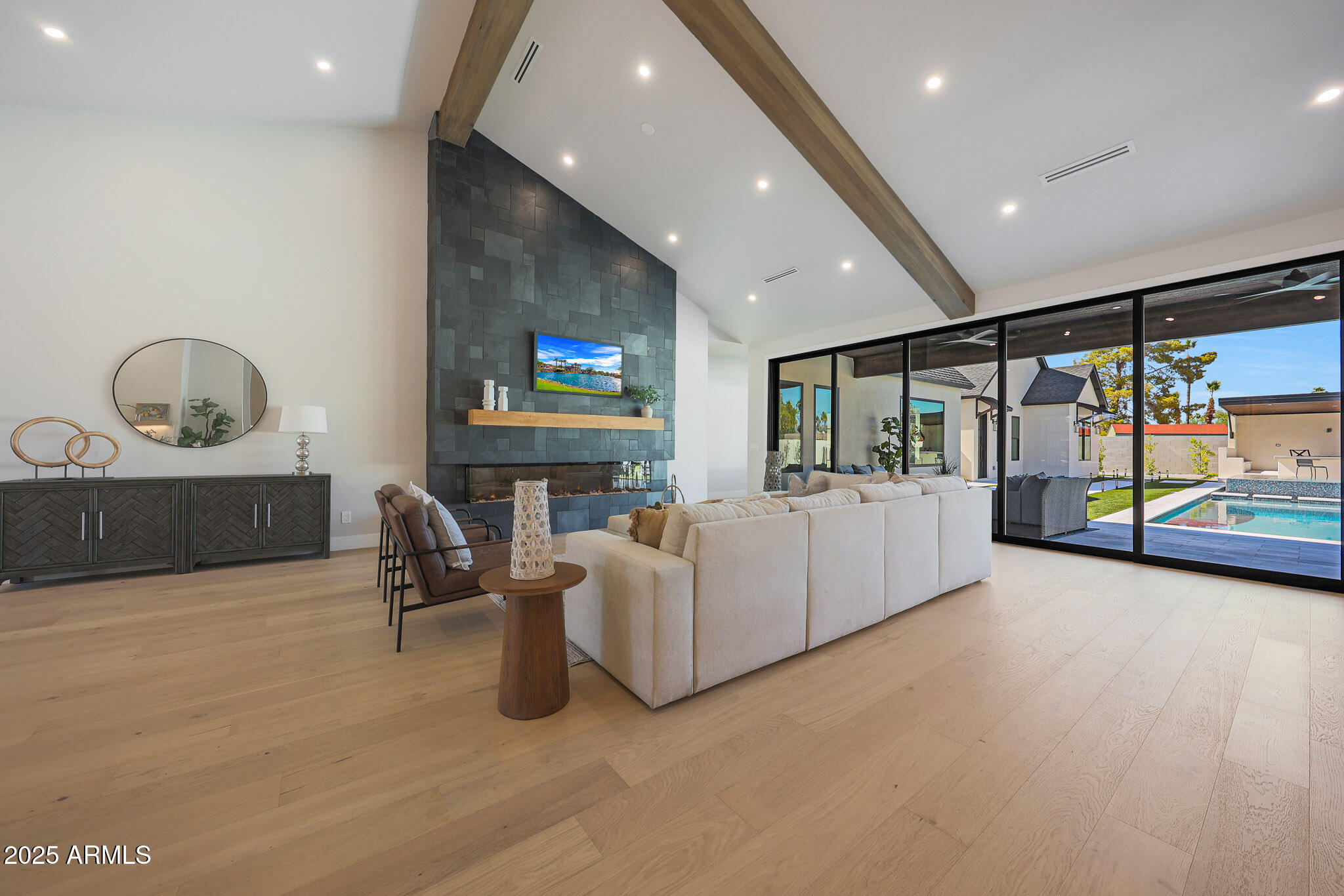AVANT 1 UNIT 2 - Residential