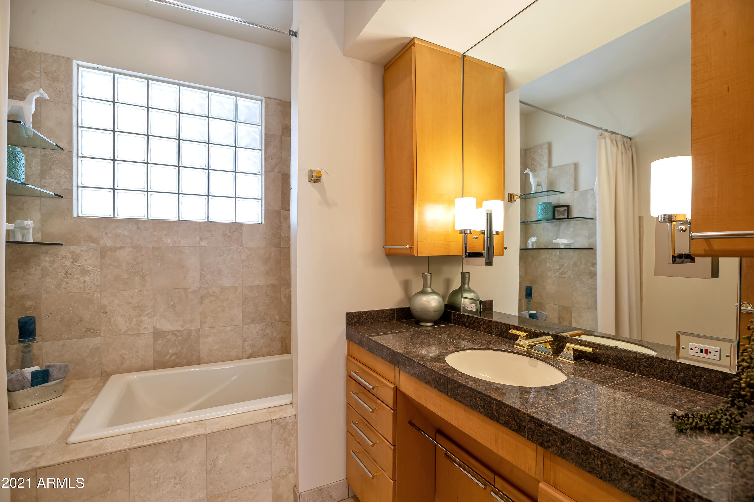 EAST CUP OF GOLD ESTATES - Residential