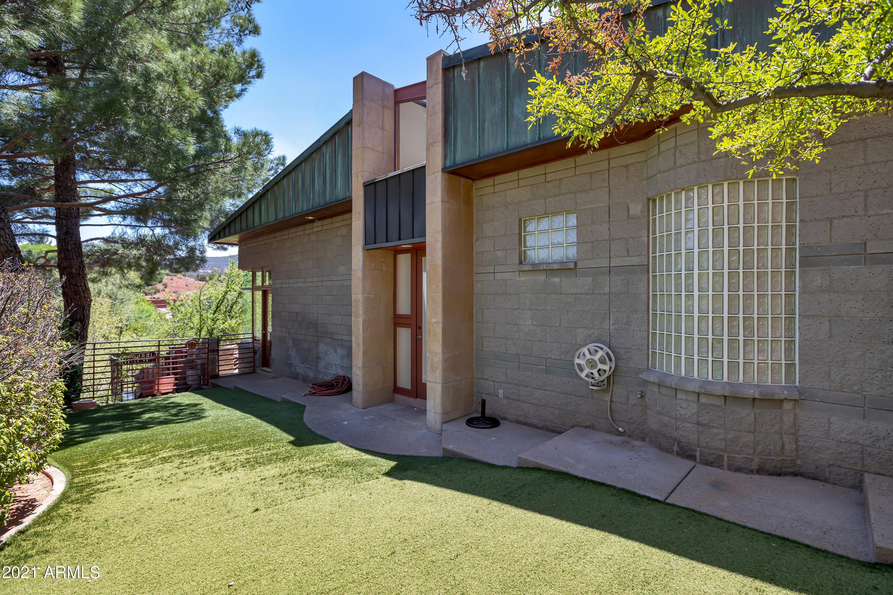 EAST CUP OF GOLD ESTATES - Residential