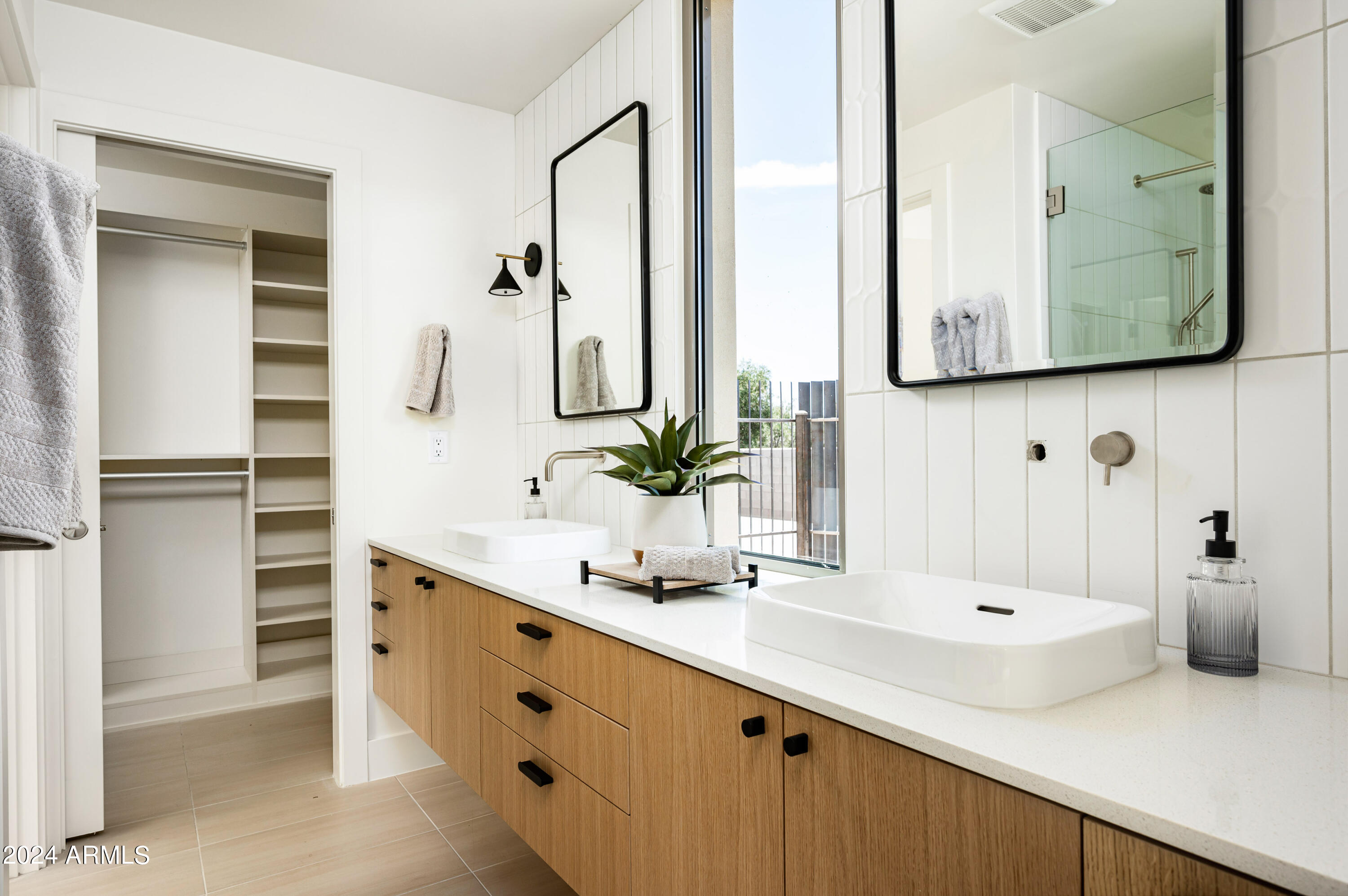 CAMELBACK LANDS - Residential