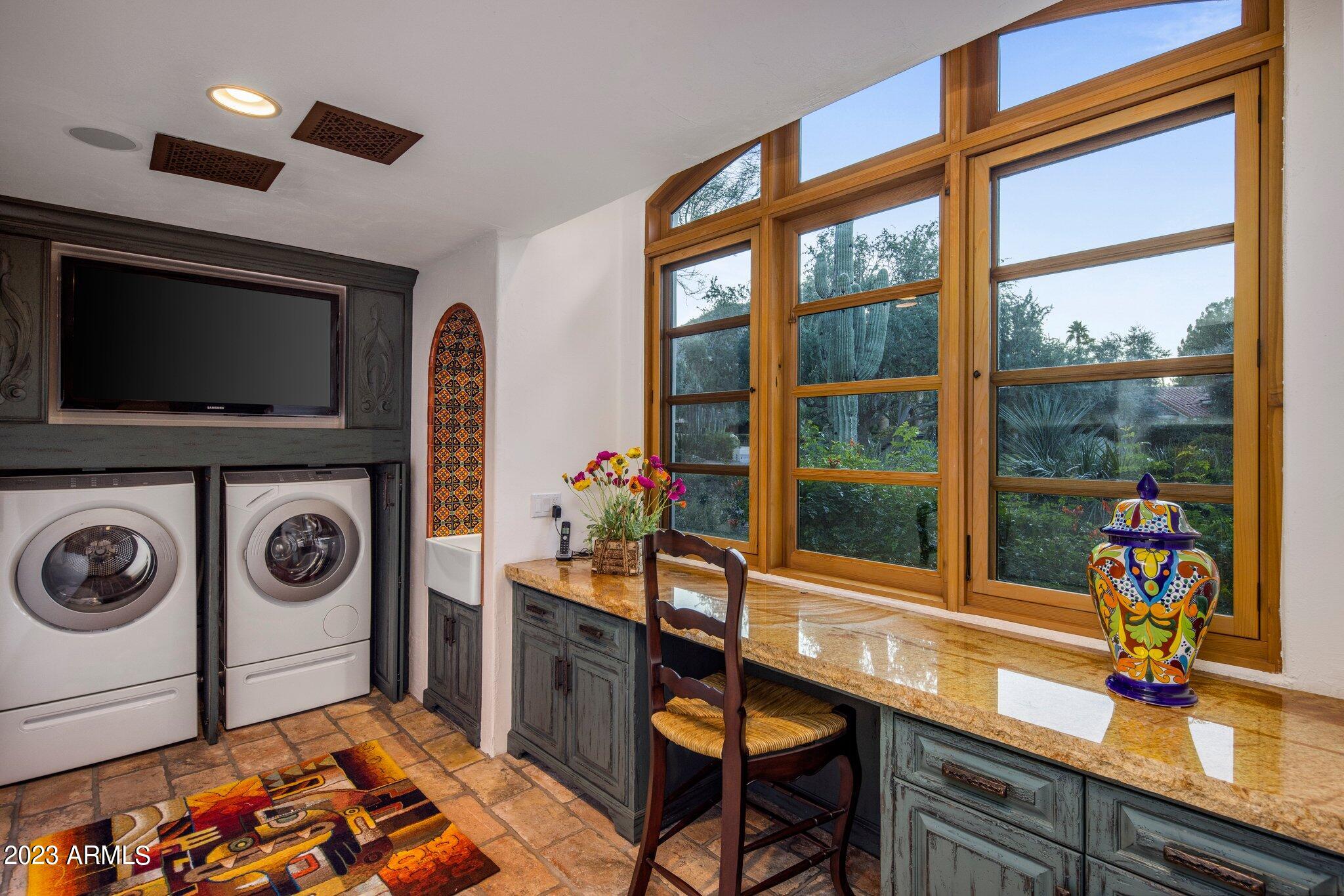 CINCO SOLES - Residential