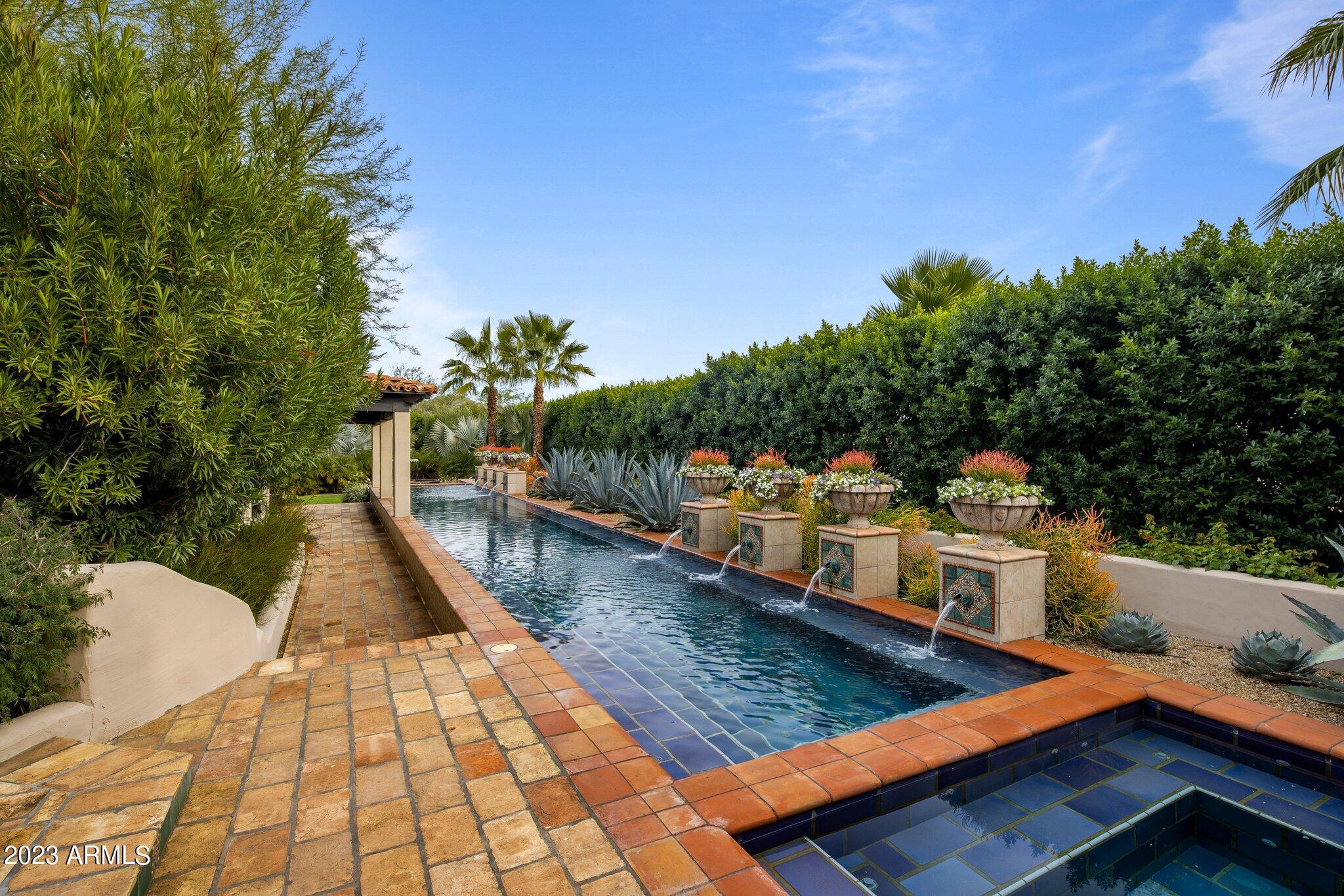 CINCO SOLES - Residential