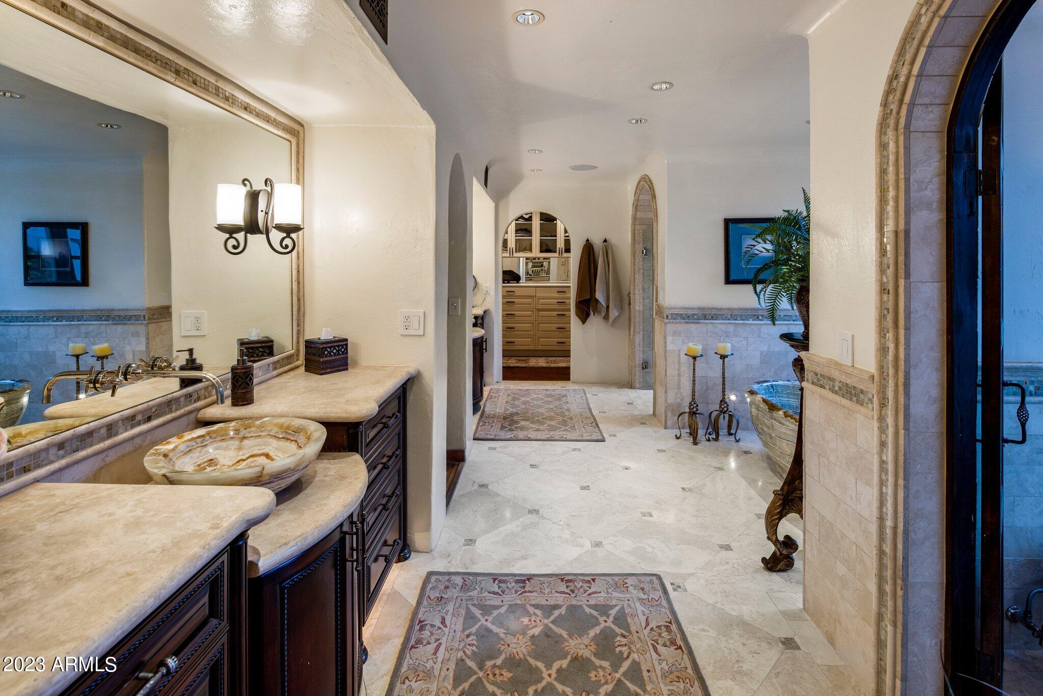 CINCO SOLES - Residential
