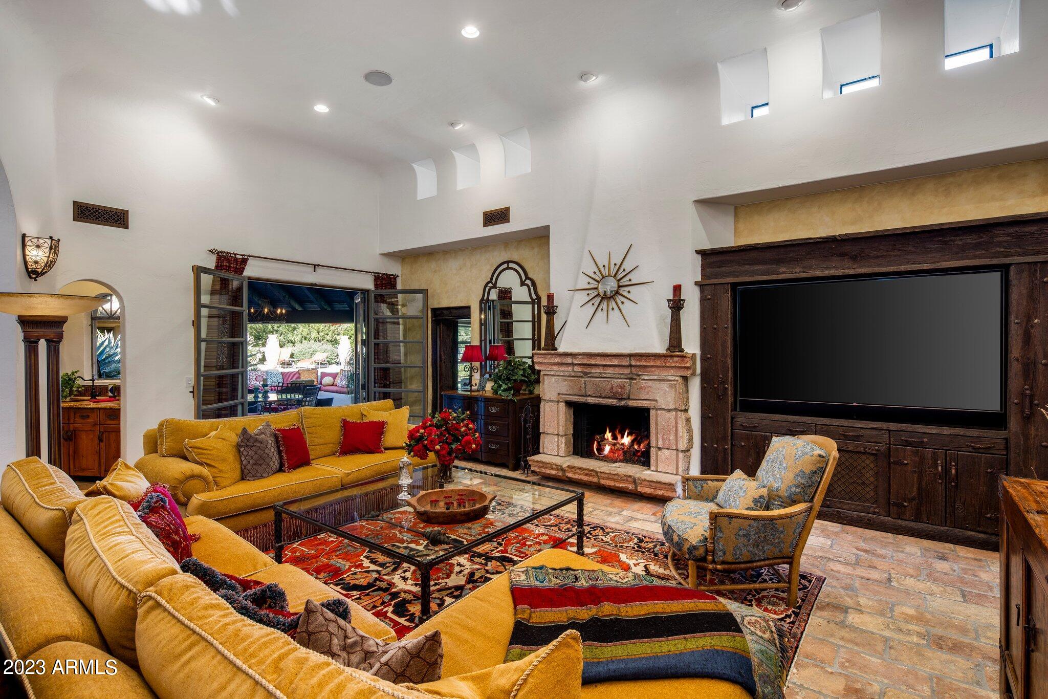 CINCO SOLES - Residential