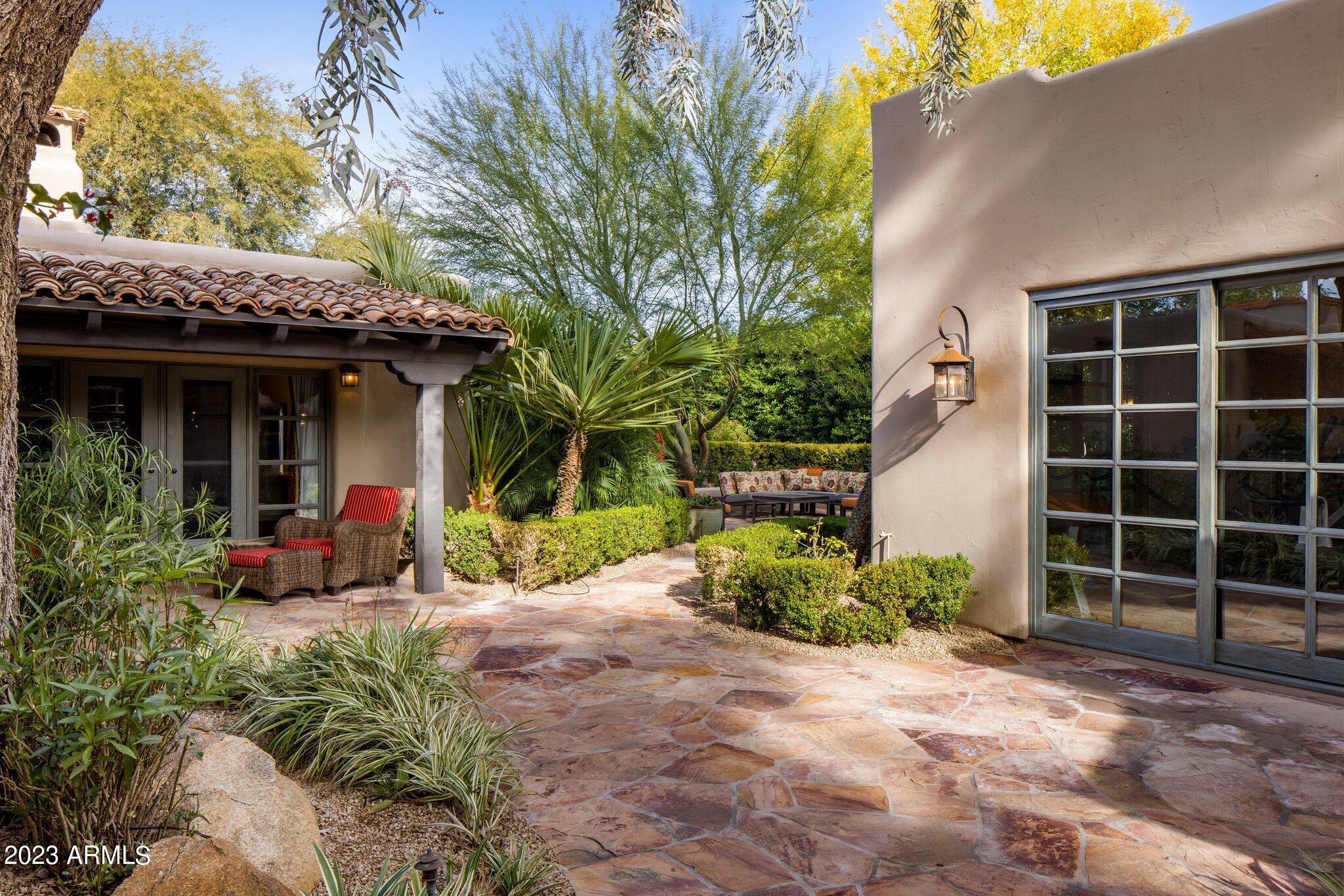 CINCO SOLES - Residential