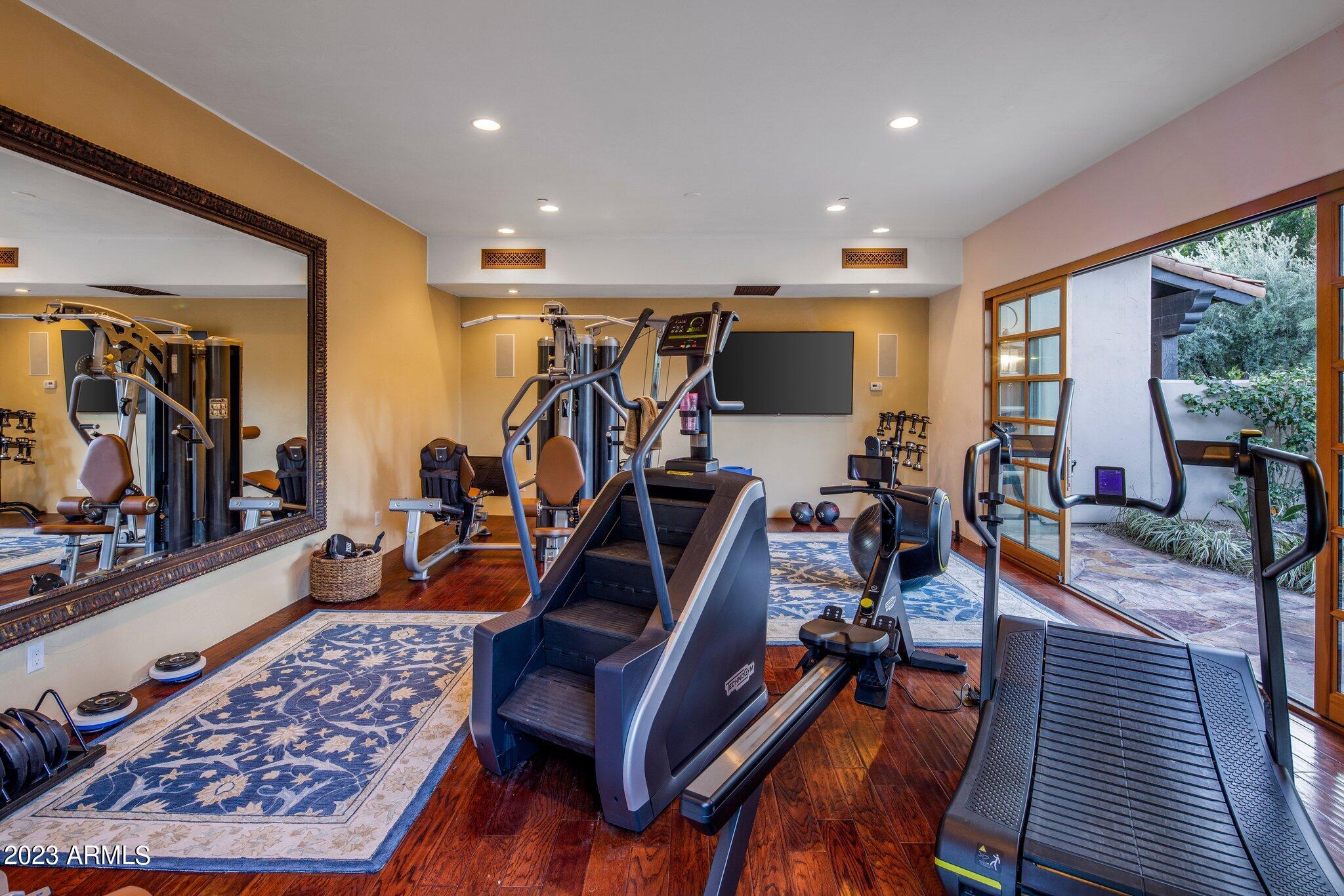 CINCO SOLES - Residential
