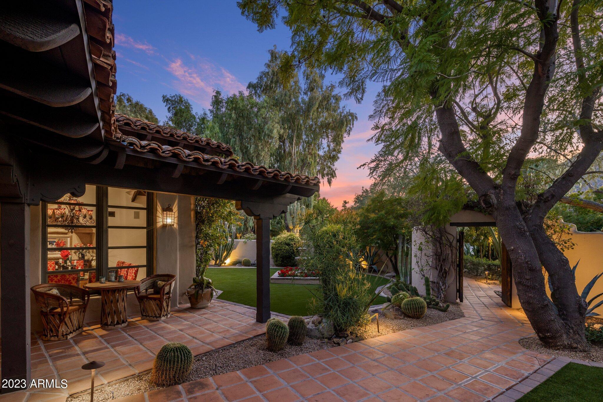 CINCO SOLES - Residential