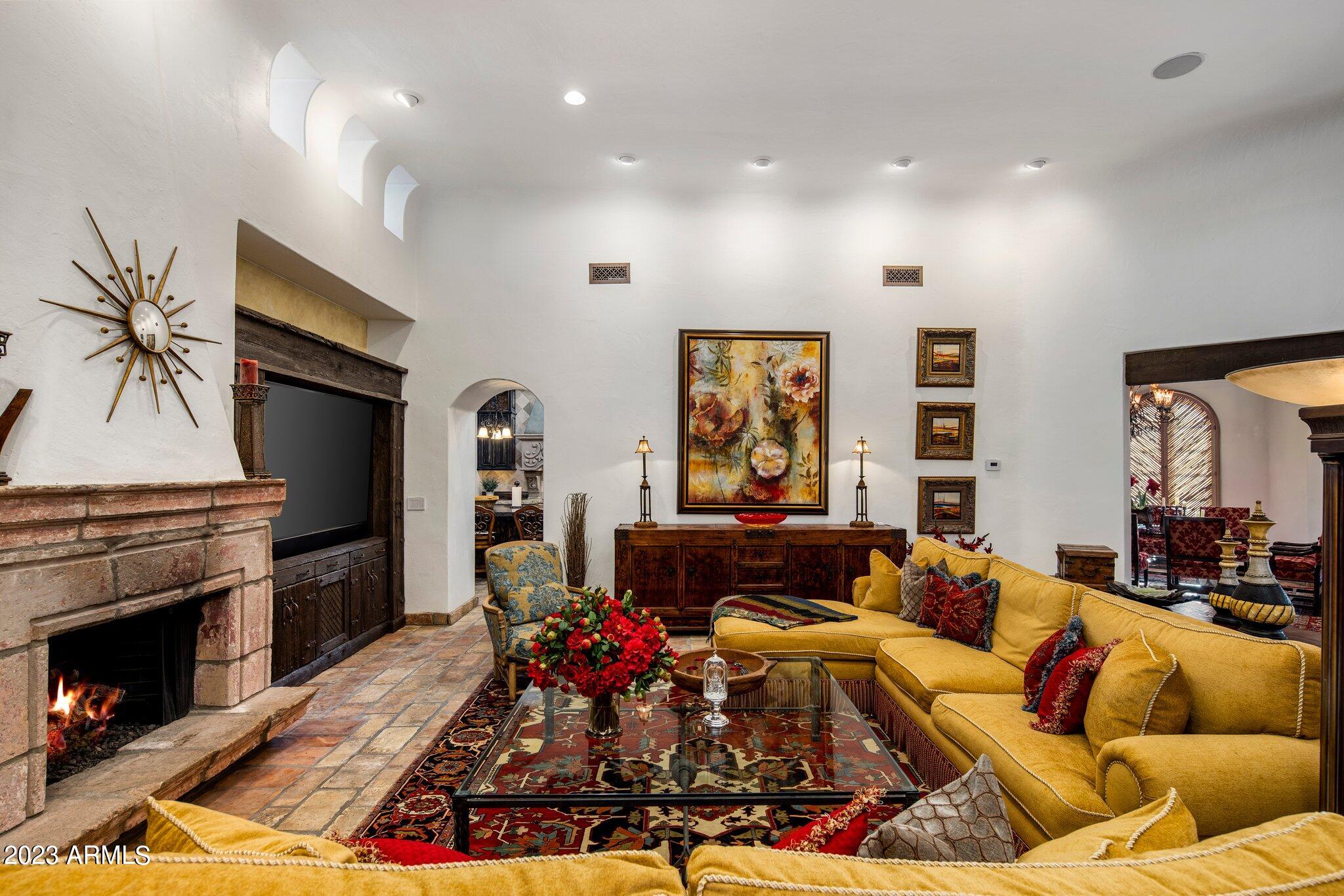 CINCO SOLES - Residential
