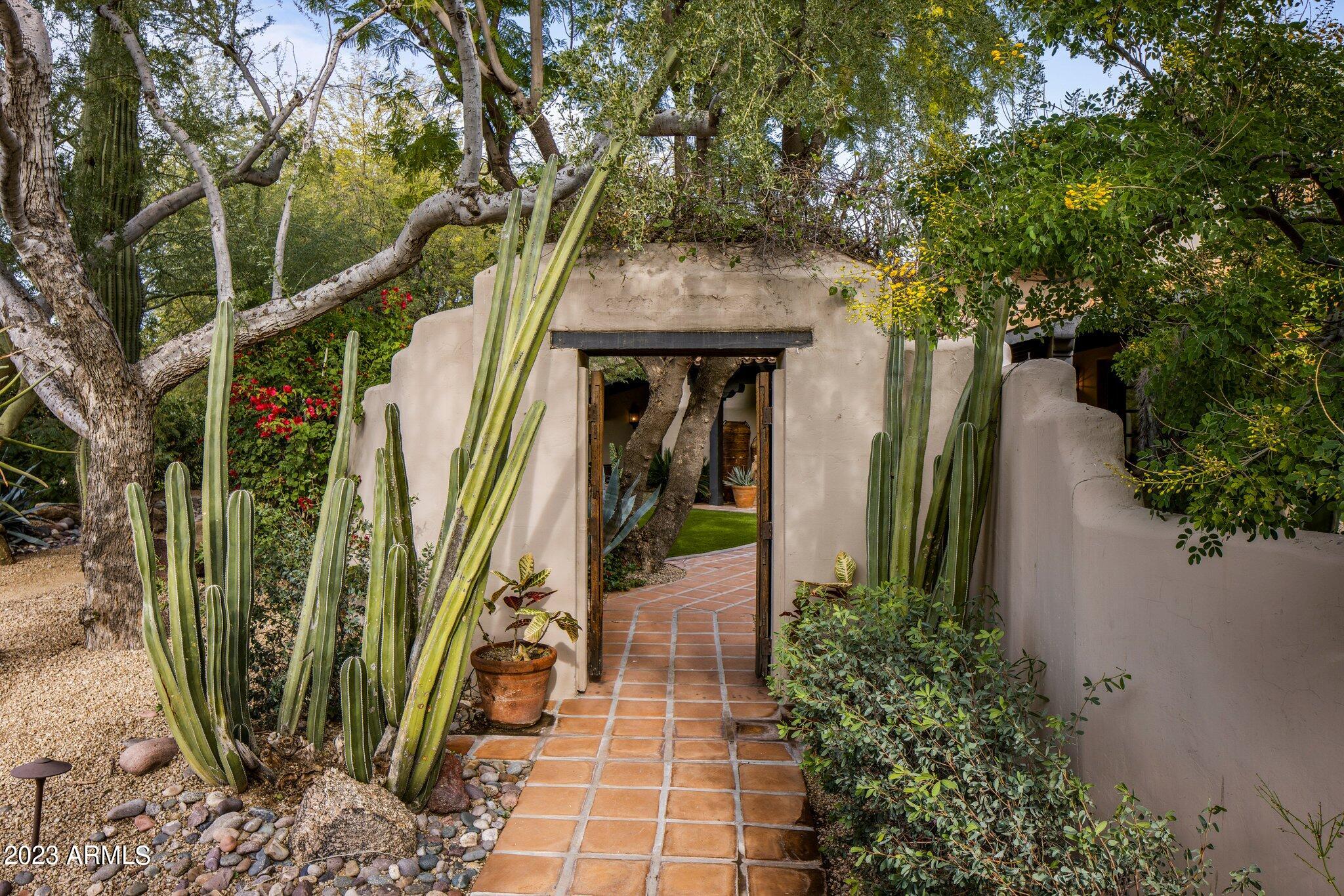 CINCO SOLES - Residential