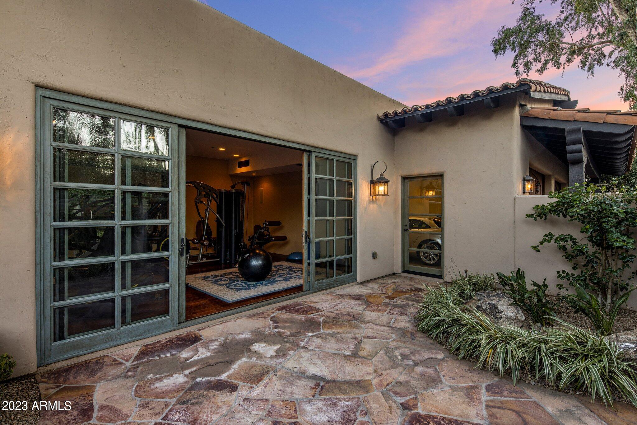 CINCO SOLES - Residential
