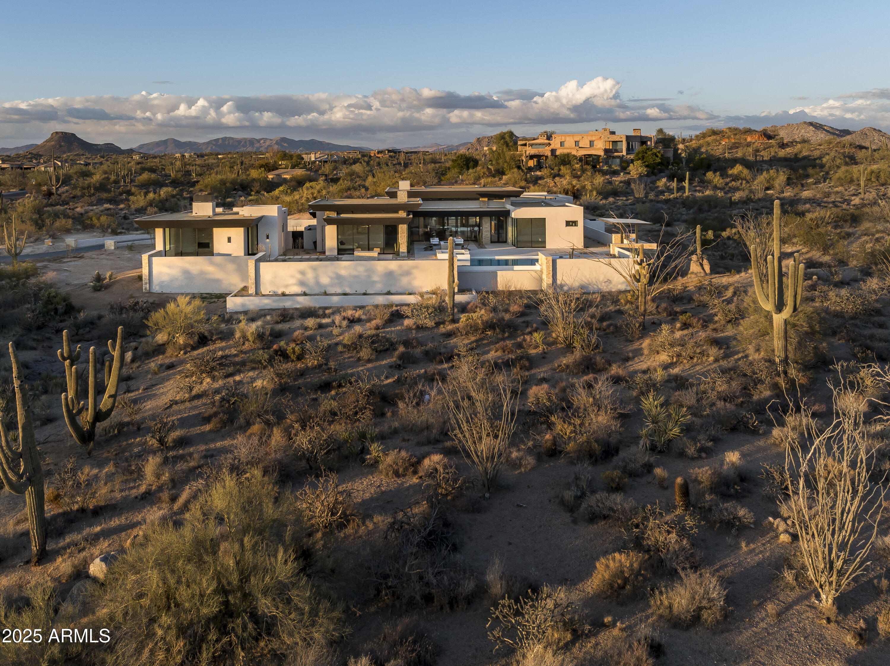 GOLDIE BROWN PINNACLE PEAK RANCH - Residential
