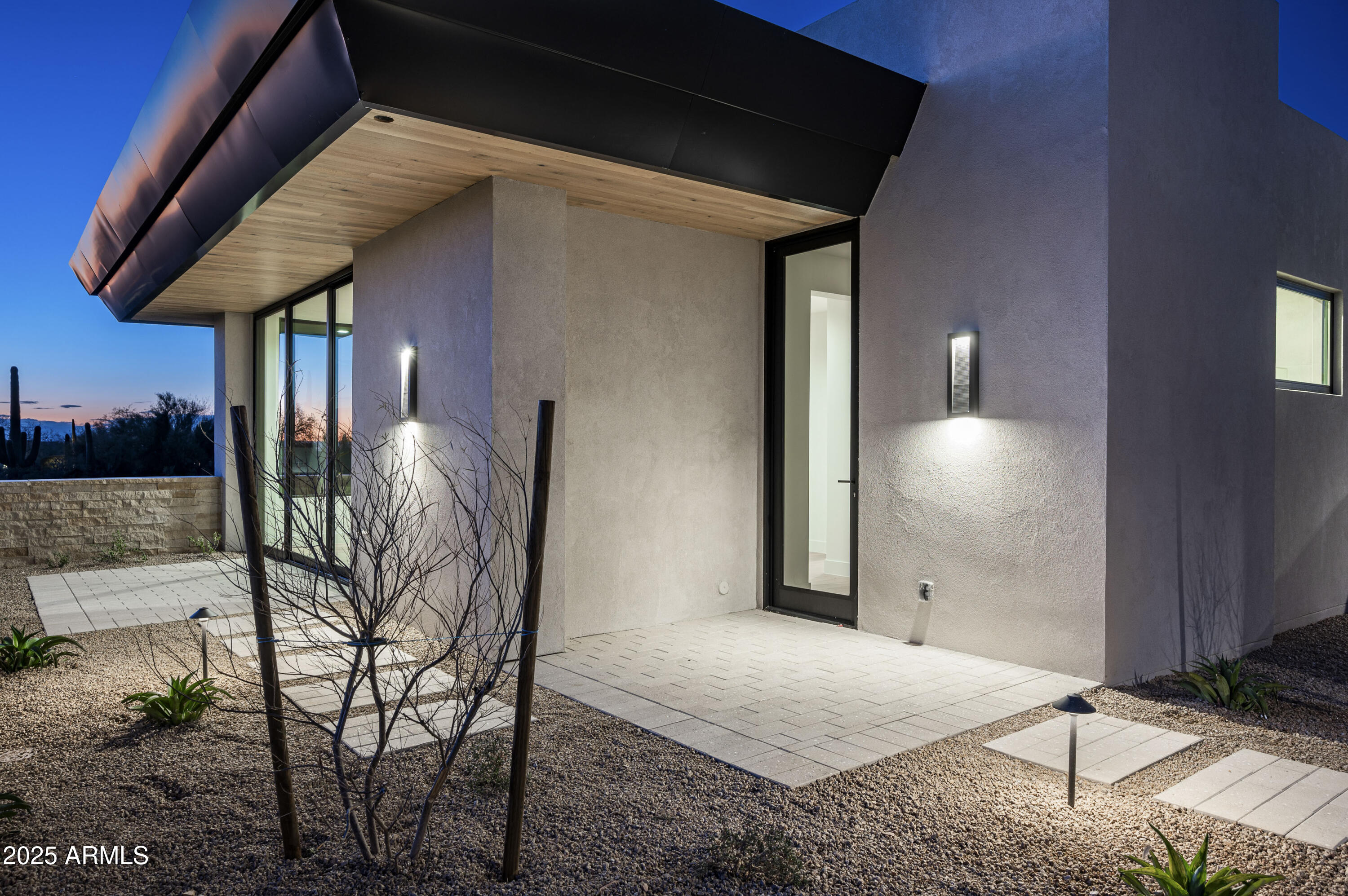 GOLDIE BROWN PINNACLE PEAK RANCH - Residential