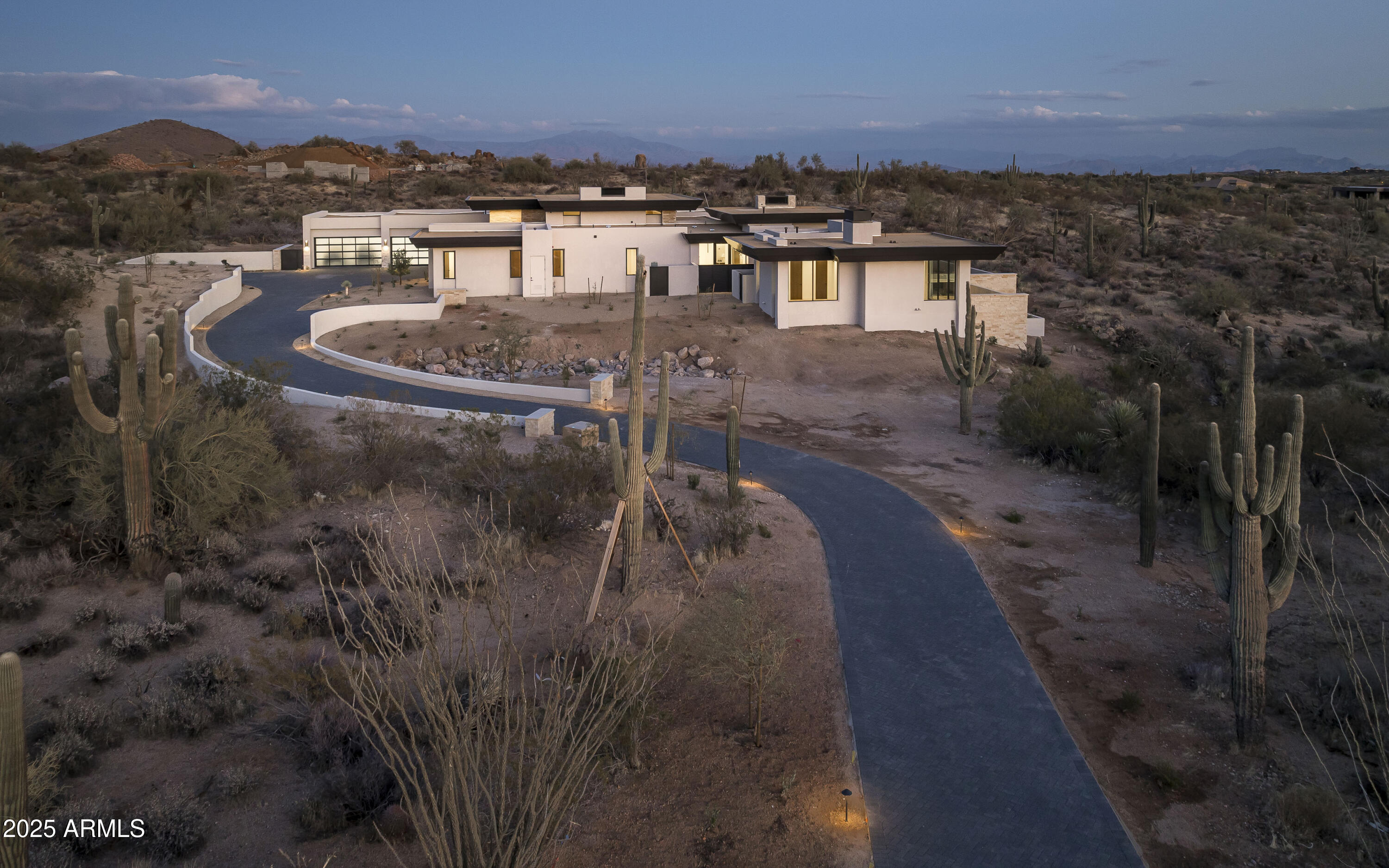 GOLDIE BROWN PINNACLE PEAK RANCH - Residential