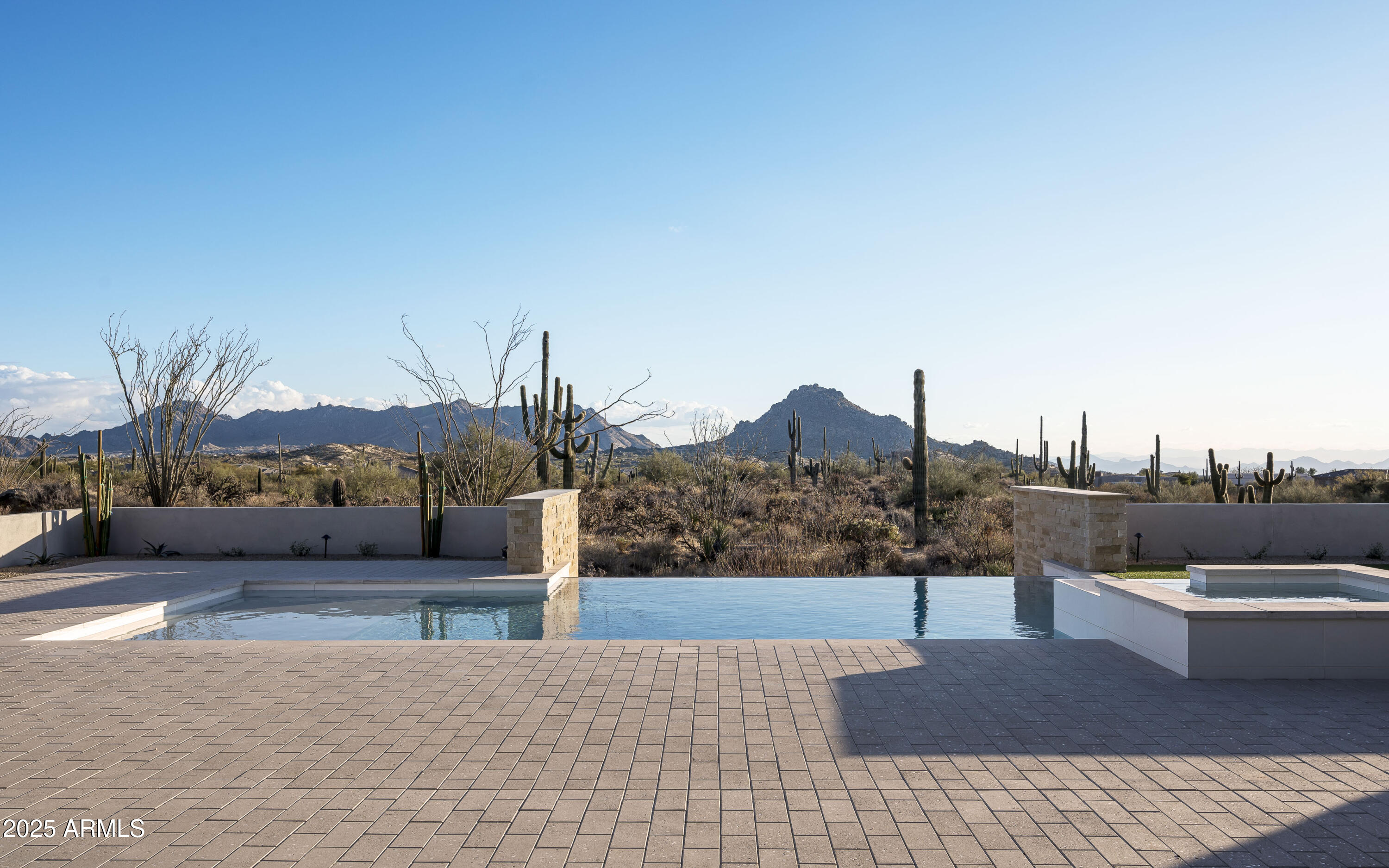 GOLDIE BROWN PINNACLE PEAK RANCH - Residential