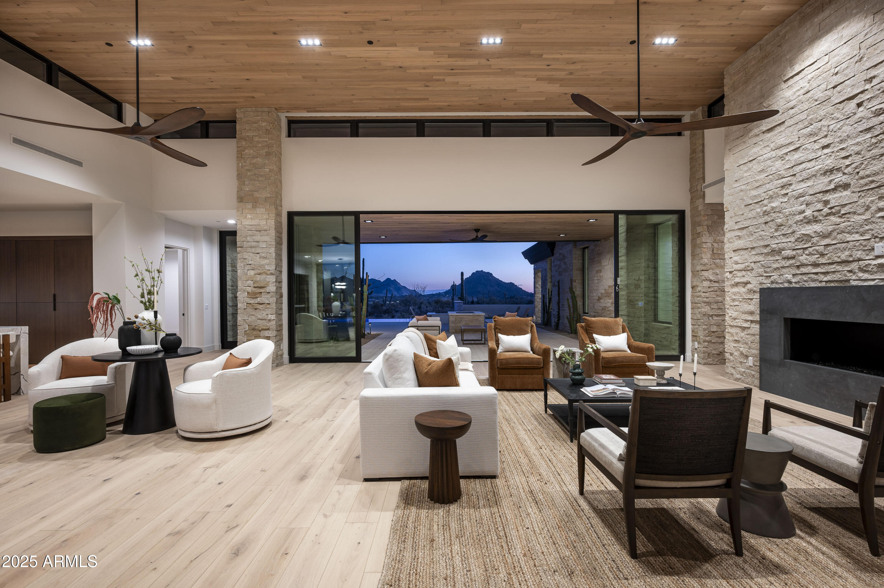 GOLDIE BROWN PINNACLE PEAK RANCH - Residential