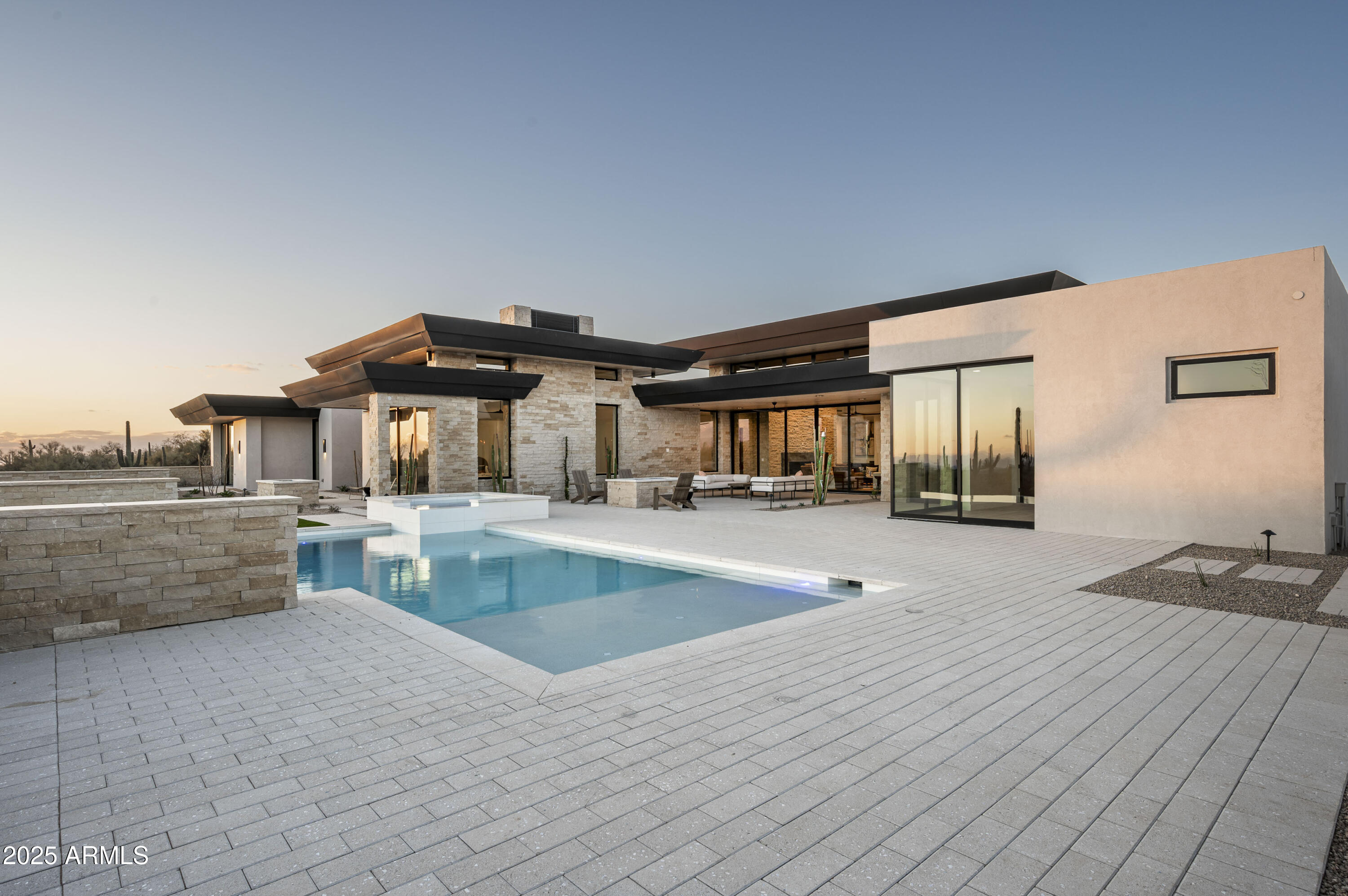 GOLDIE BROWN PINNACLE PEAK RANCH - Residential