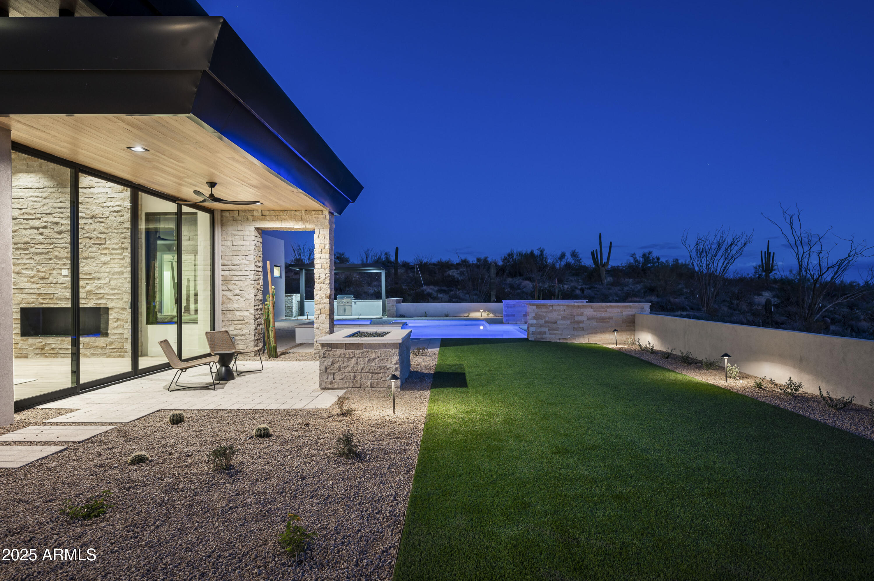 GOLDIE BROWN PINNACLE PEAK RANCH - Residential