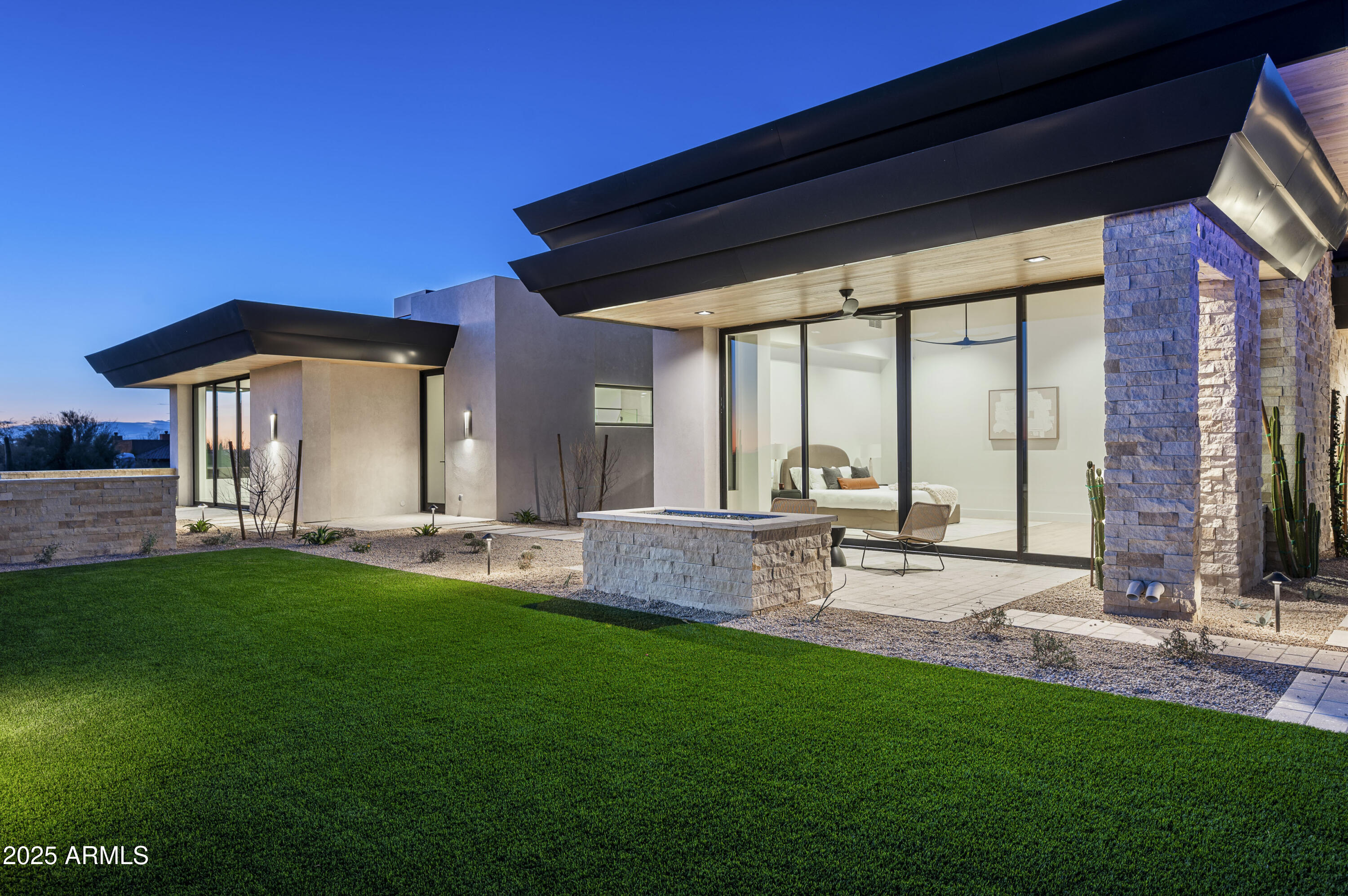 GOLDIE BROWN PINNACLE PEAK RANCH - Residential