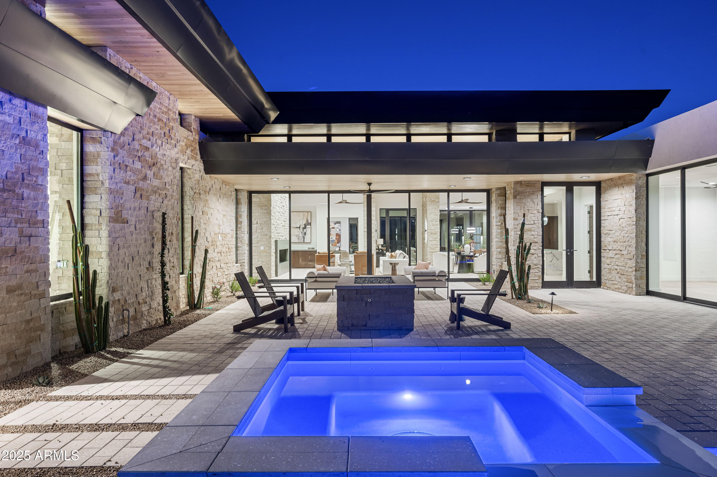 GOLDIE BROWN PINNACLE PEAK RANCH - Residential