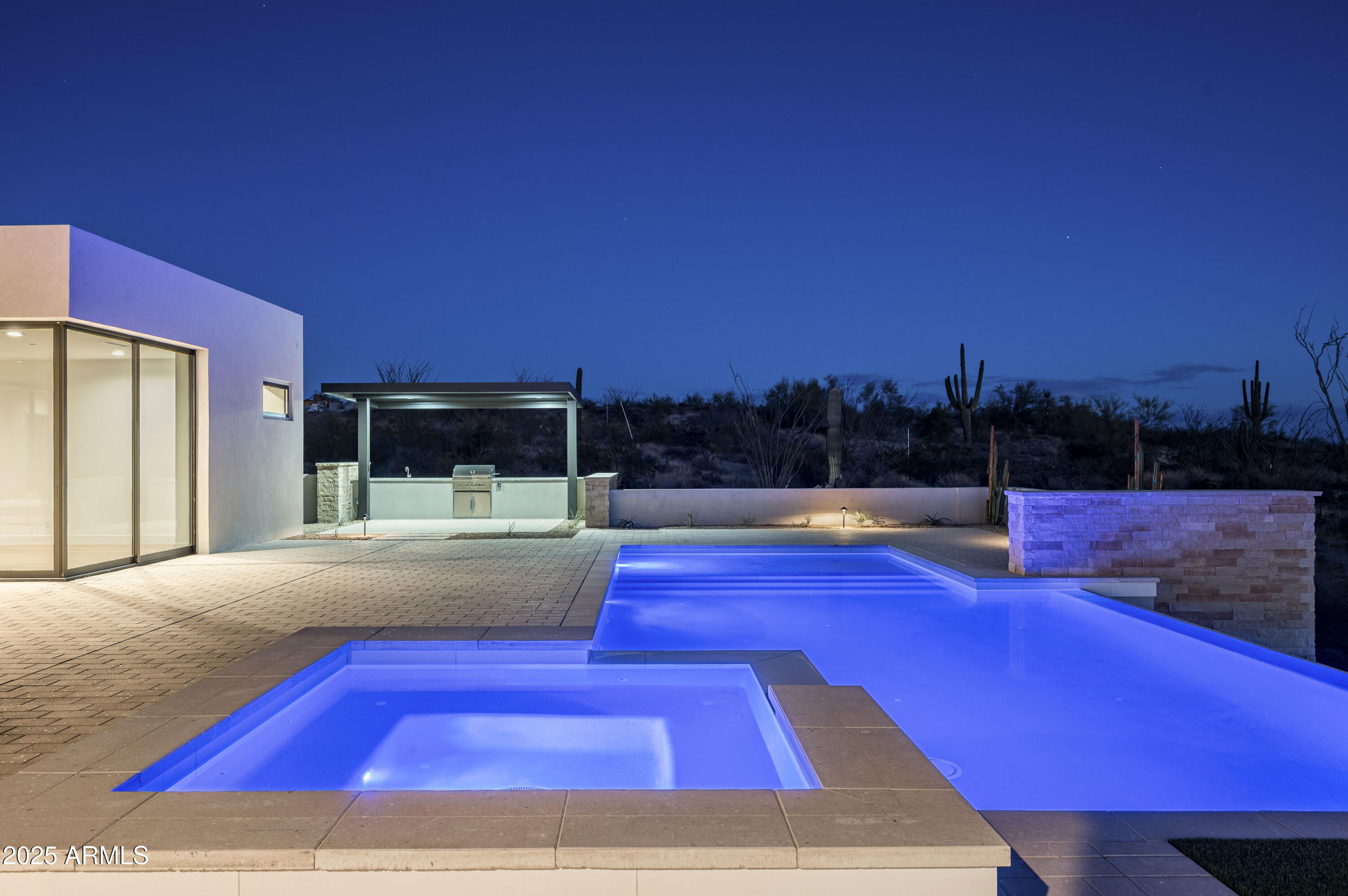 GOLDIE BROWN PINNACLE PEAK RANCH - Residential