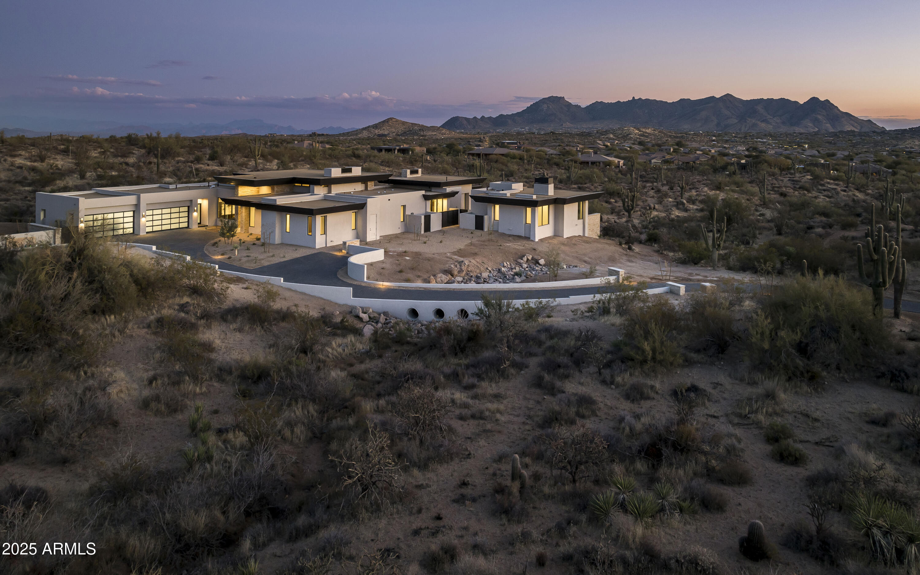 GOLDIE BROWN PINNACLE PEAK RANCH - Residential