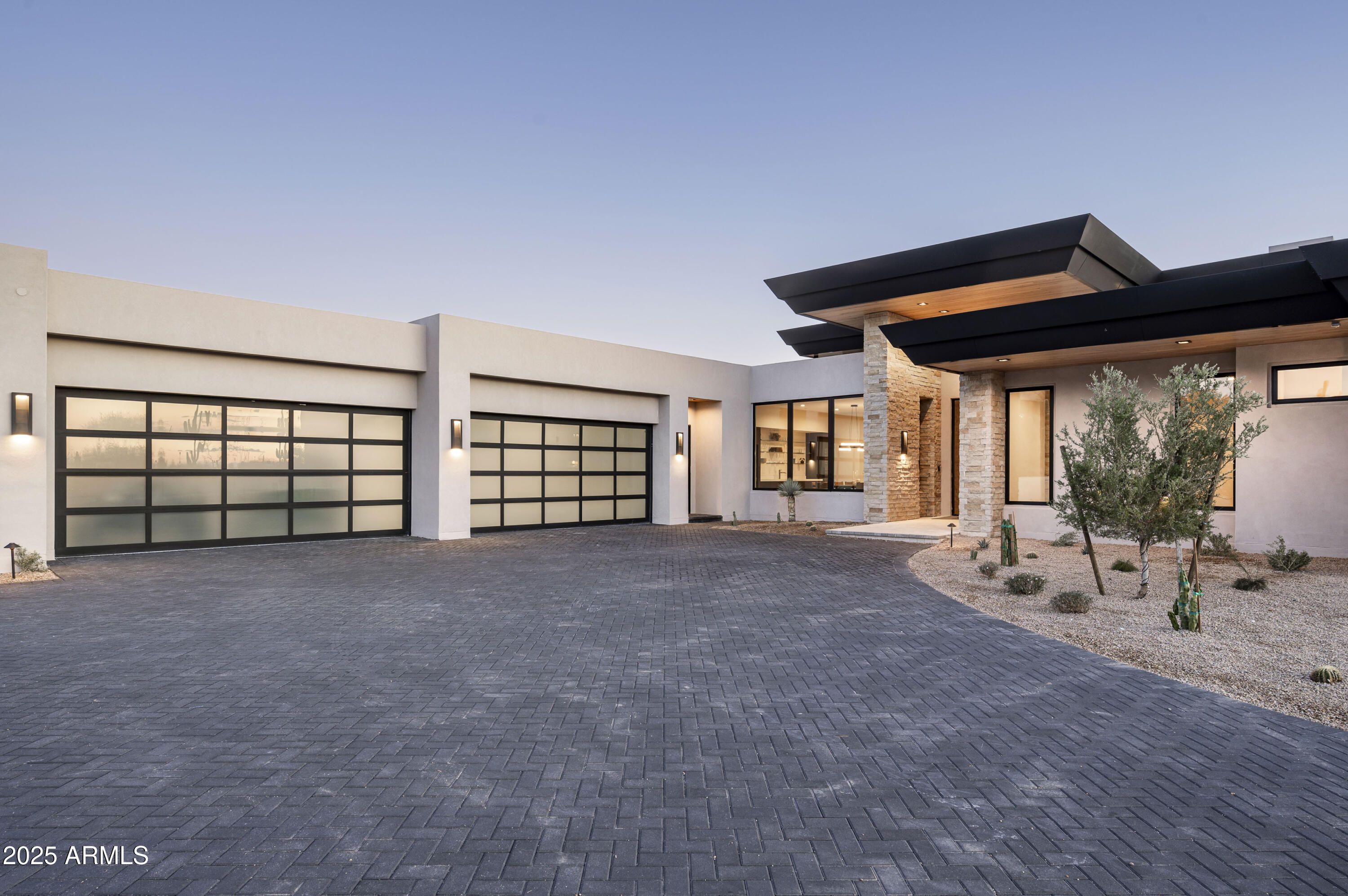 GOLDIE BROWN PINNACLE PEAK RANCH - Residential