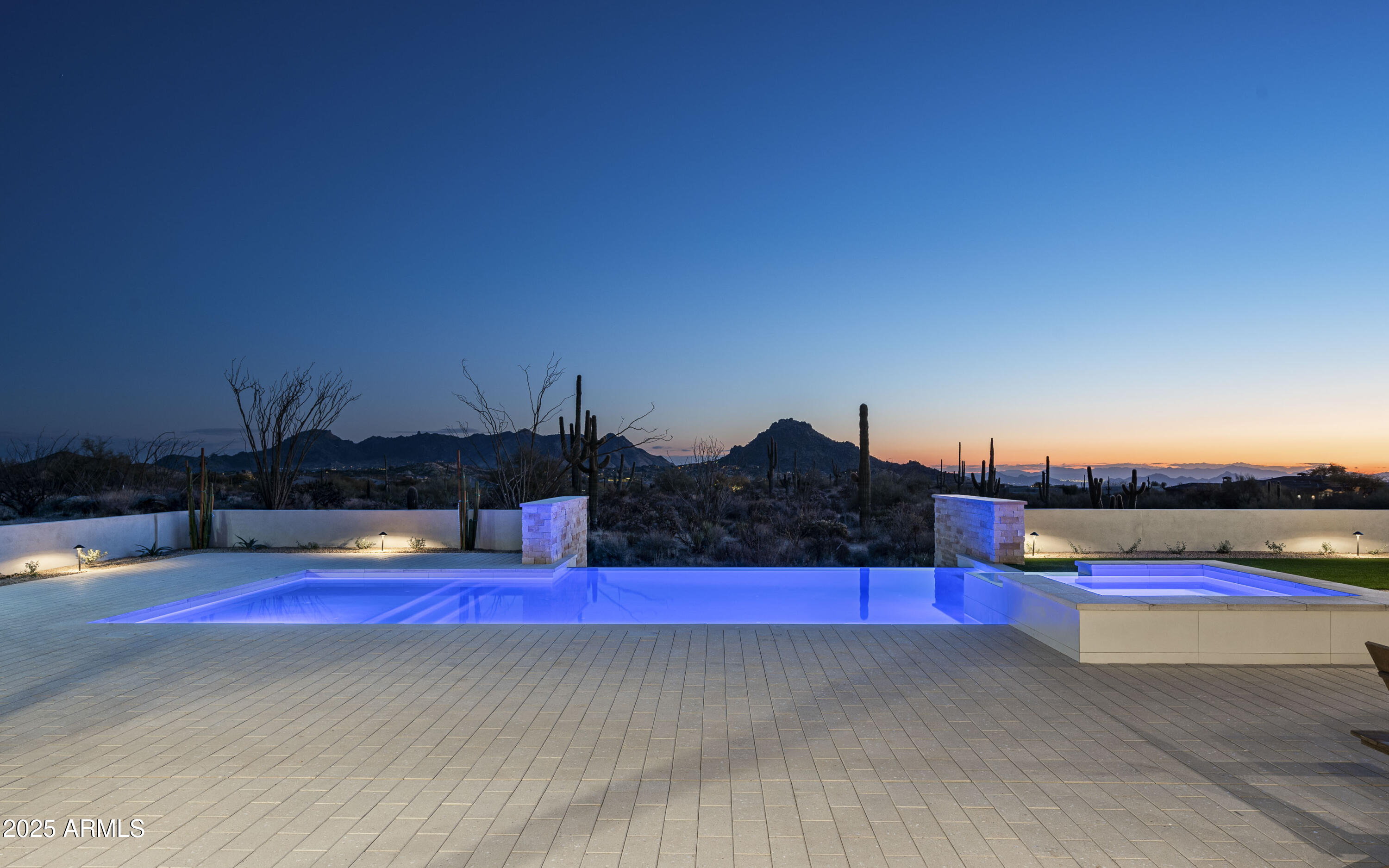 GOLDIE BROWN PINNACLE PEAK RANCH - Residential