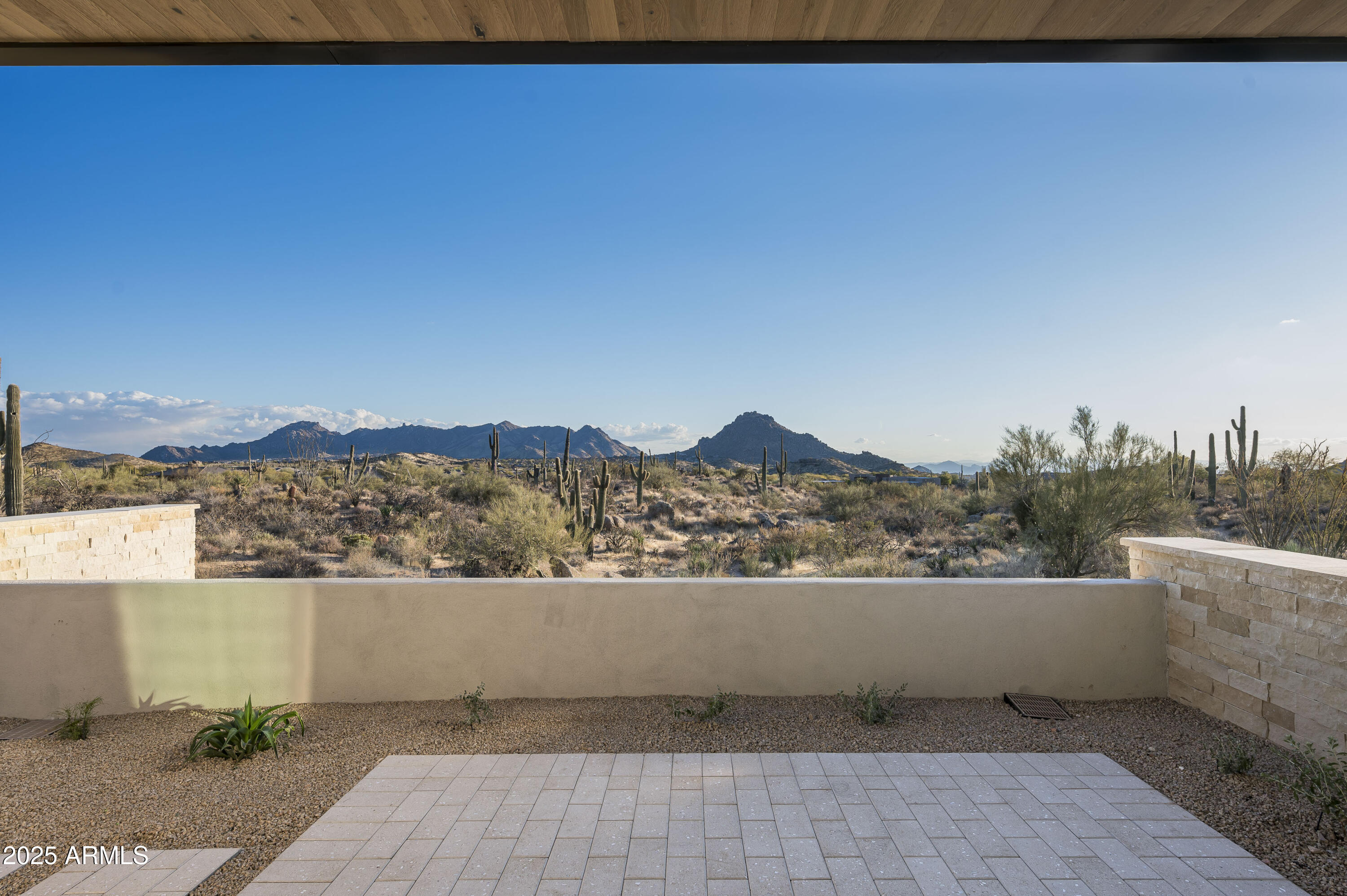 GOLDIE BROWN PINNACLE PEAK RANCH - Residential