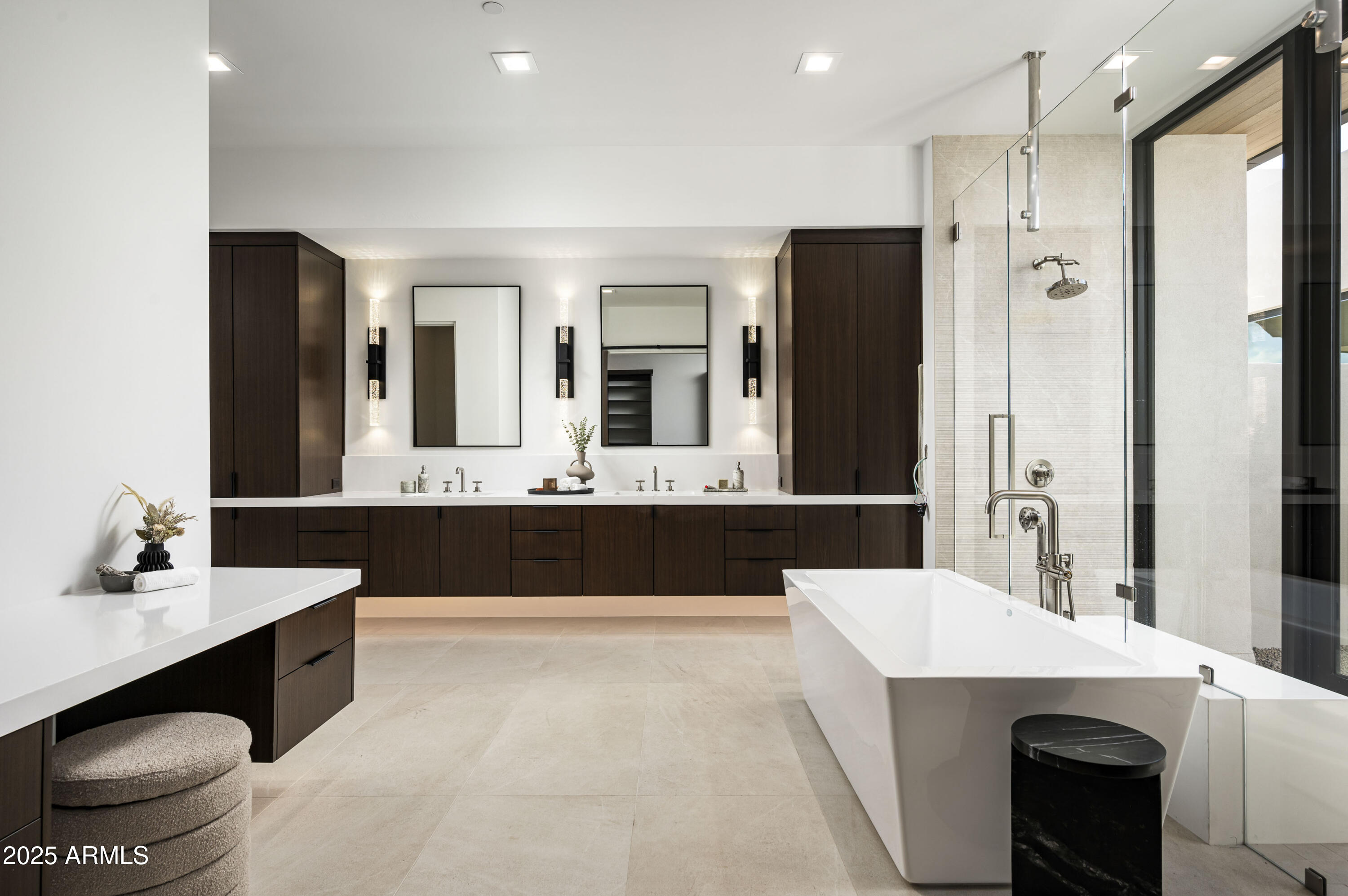 GOLDIE BROWN PINNACLE PEAK RANCH - Residential