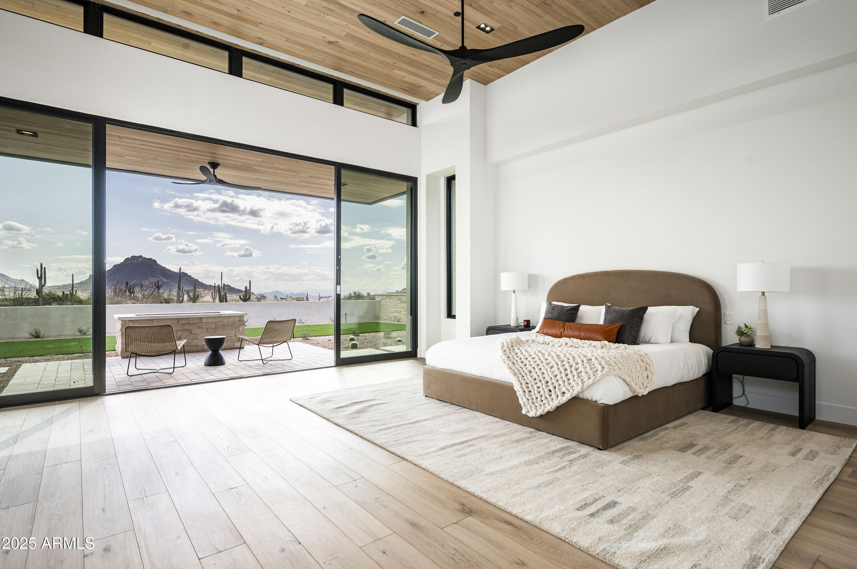GOLDIE BROWN PINNACLE PEAK RANCH - Residential
