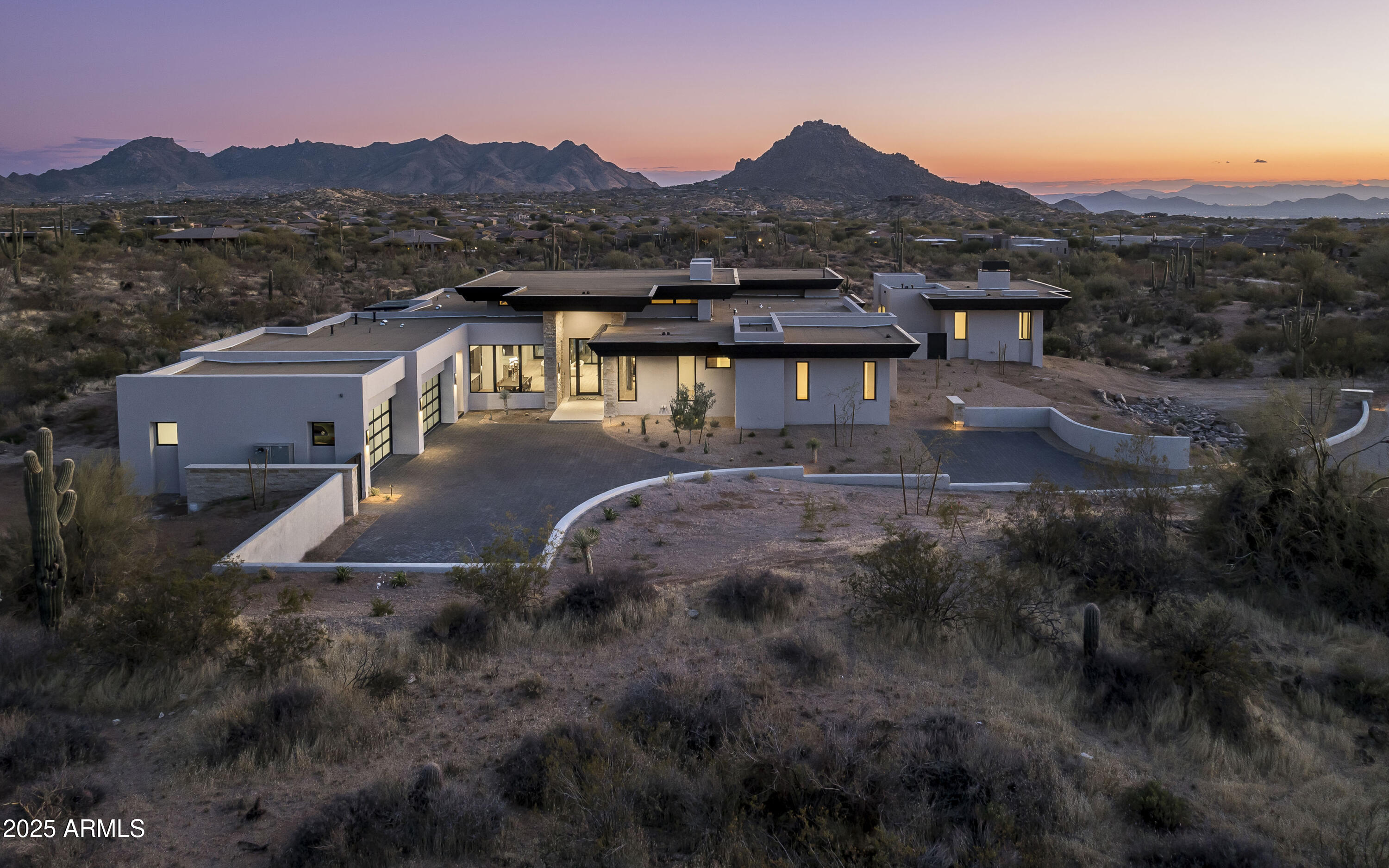 GOLDIE BROWN PINNACLE PEAK RANCH - Residential