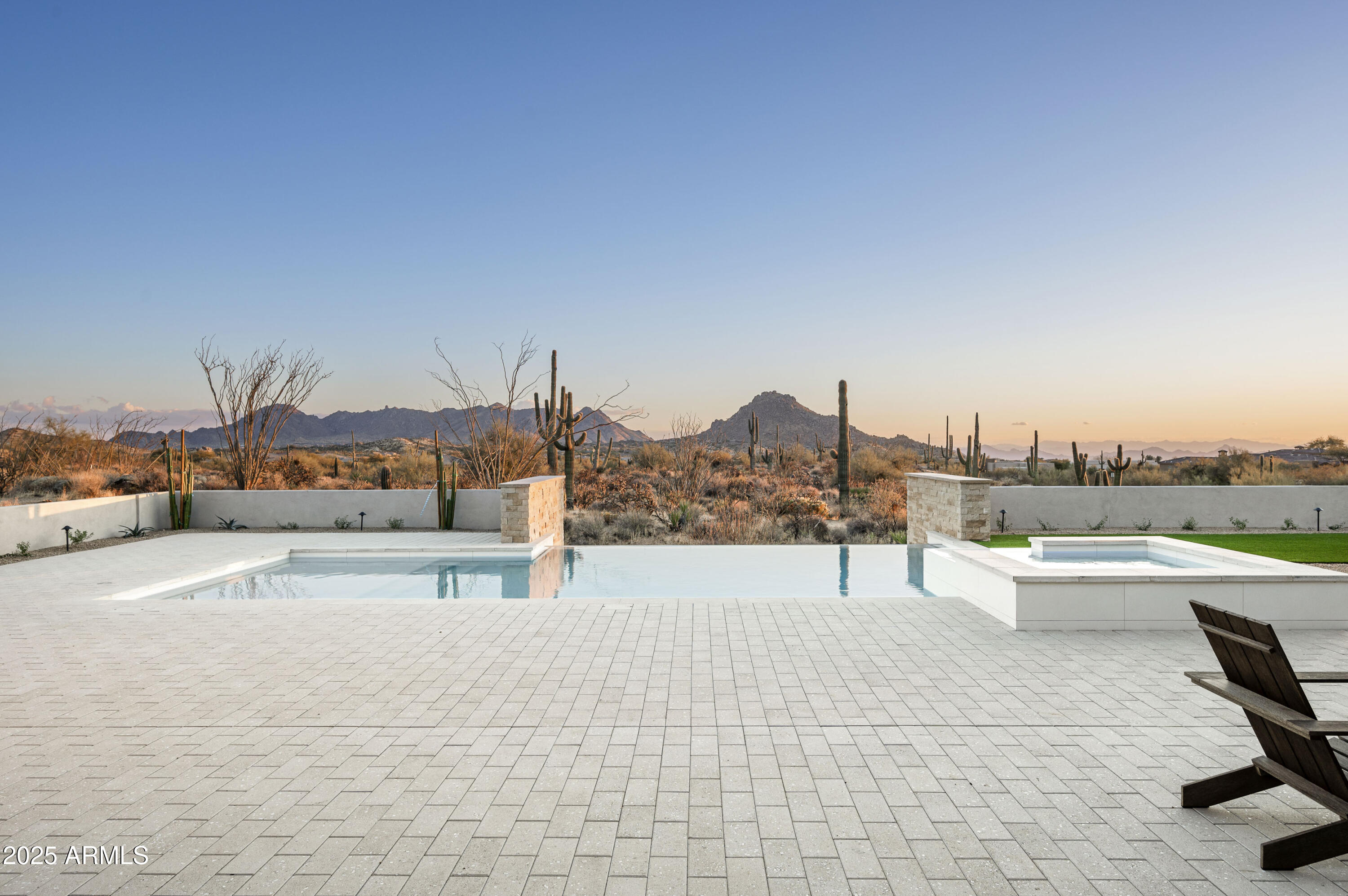 GOLDIE BROWN PINNACLE PEAK RANCH - Residential