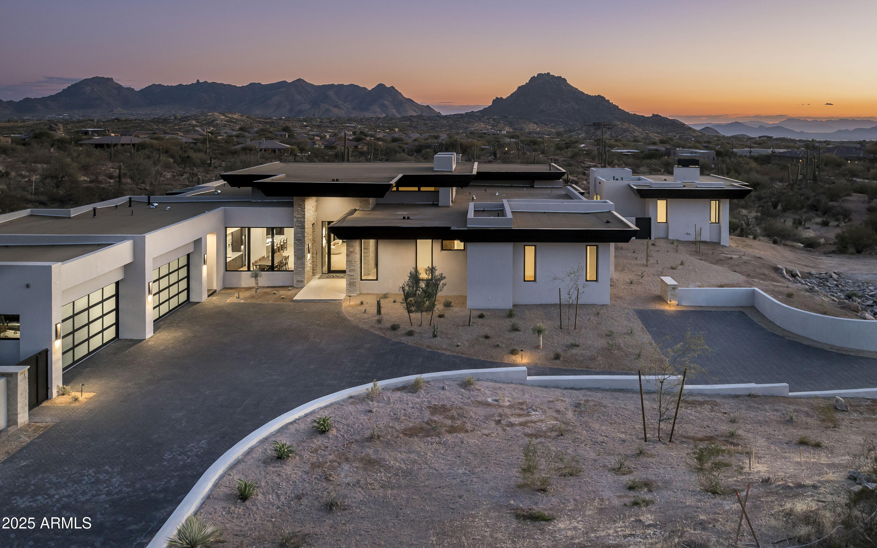 GOLDIE BROWN PINNACLE PEAK RANCH - Residential