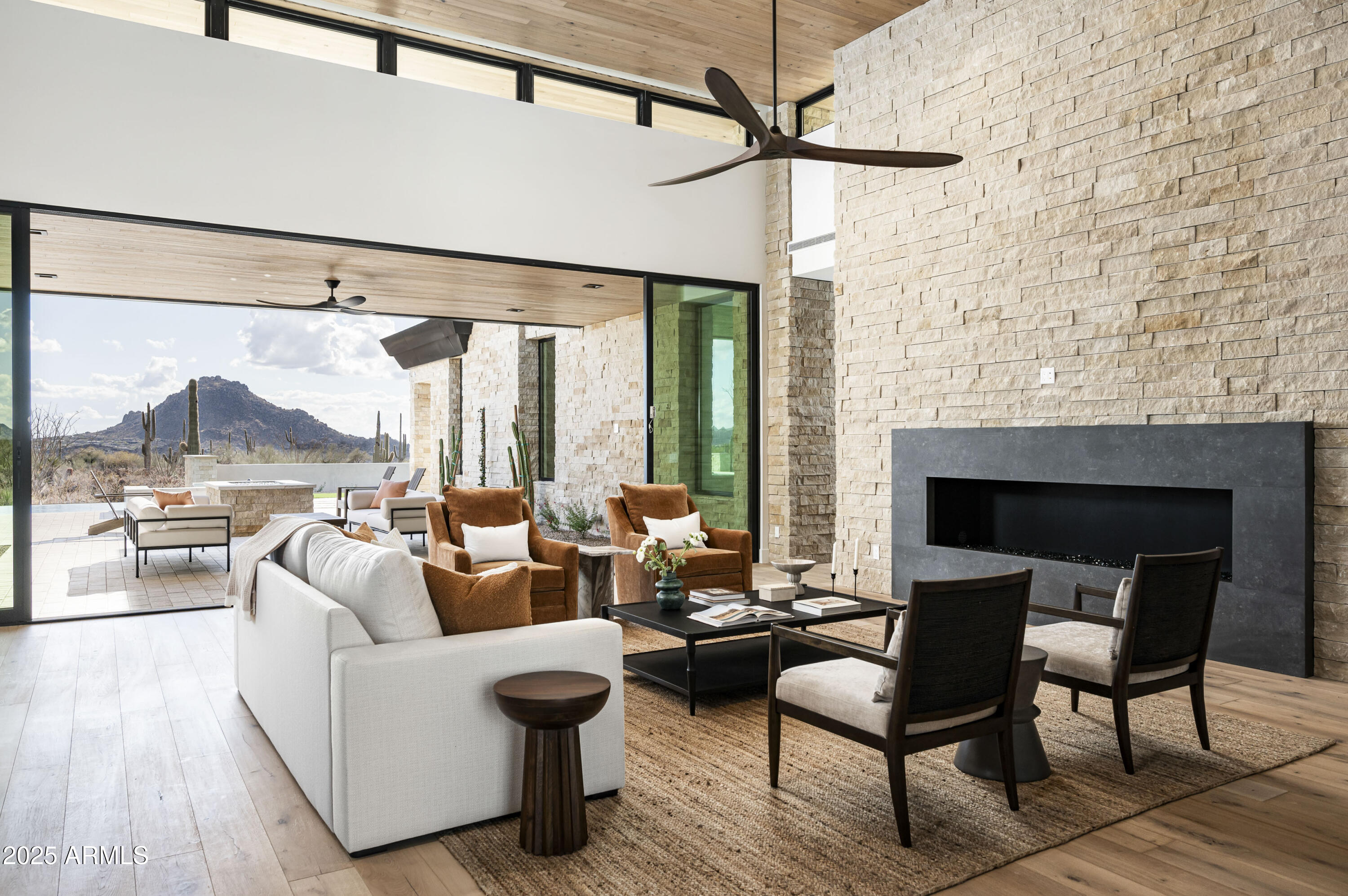 GOLDIE BROWN PINNACLE PEAK RANCH - Residential