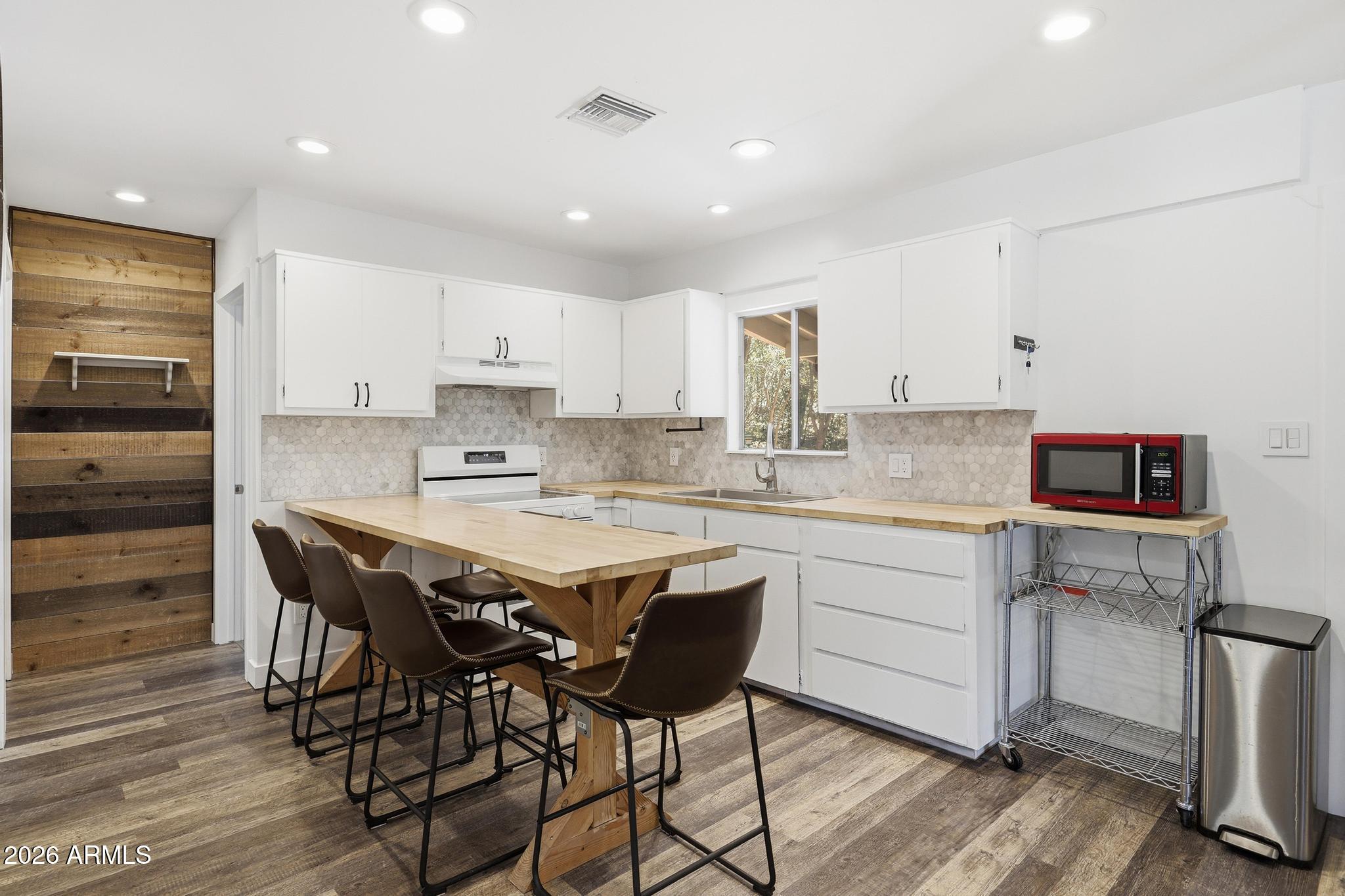 PINEWOOD HAVEN 3 - Residential