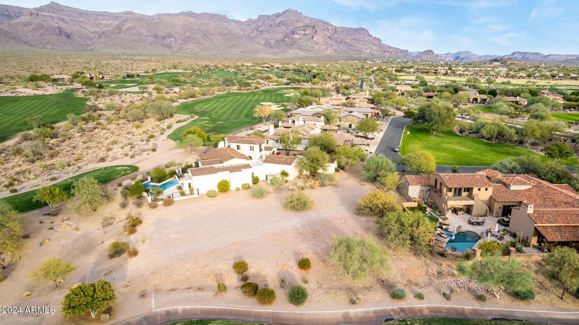 SUPERSTITION MOUNTAIN - Land