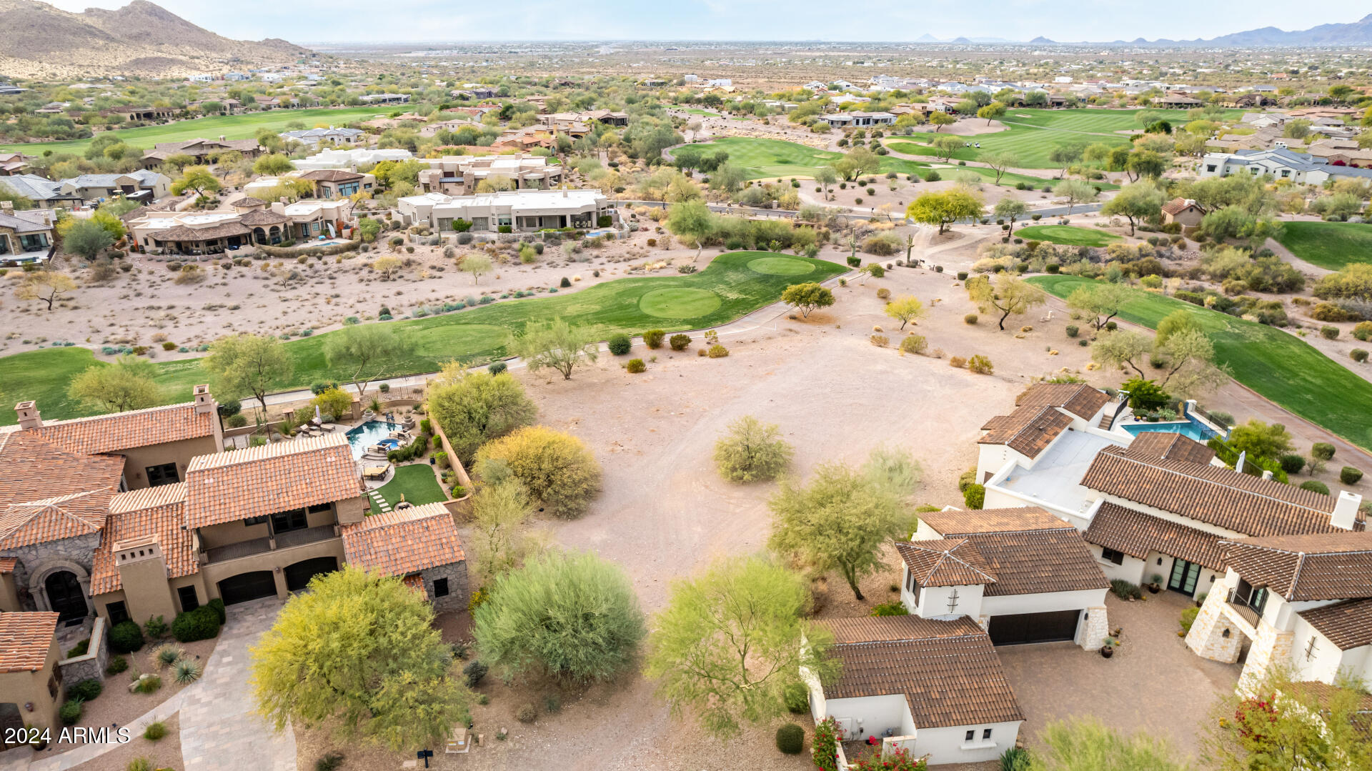 SUPERSTITION MOUNTAIN - Land