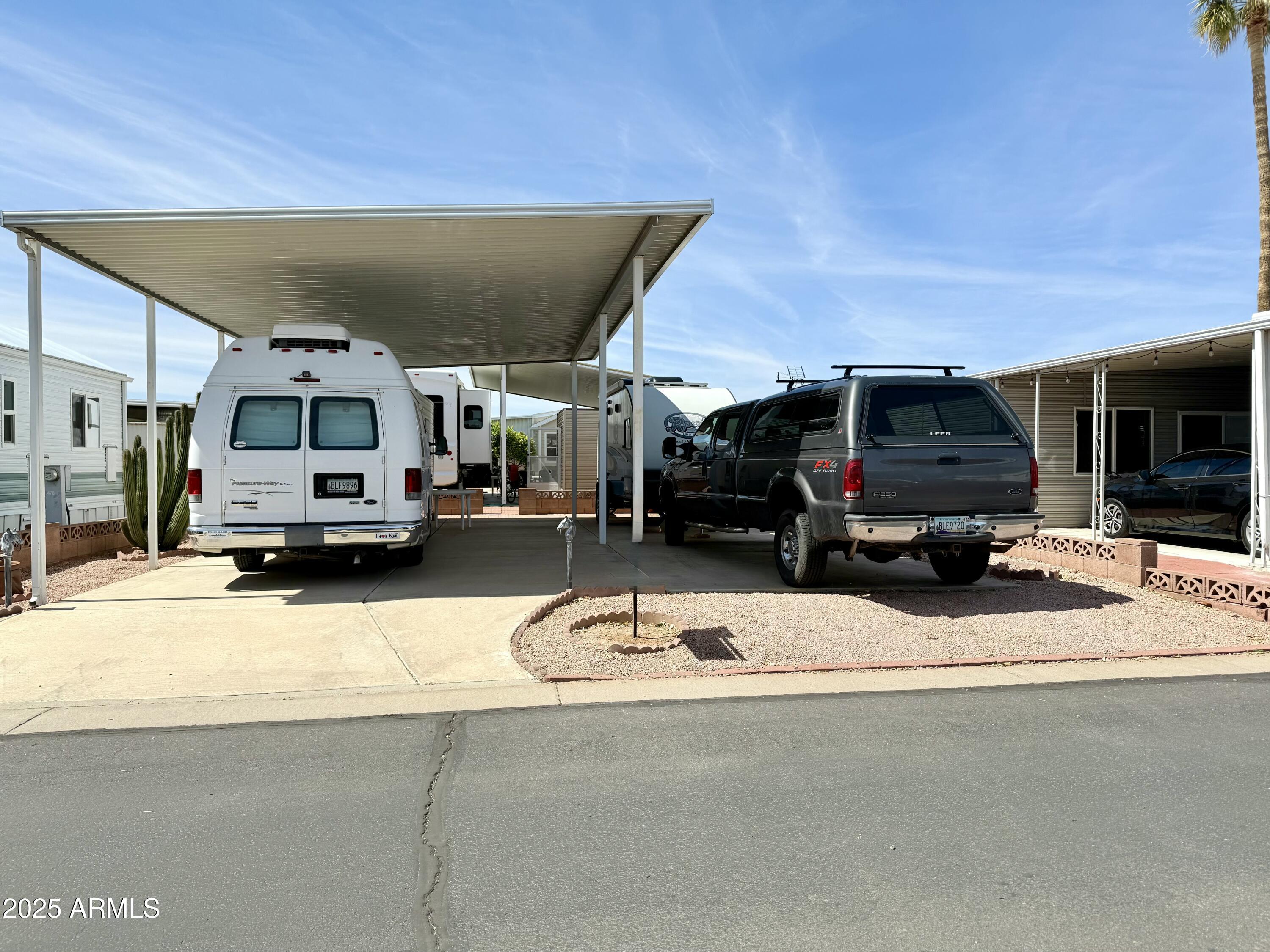 CARRIAGE MANOR RV RESORT - Land