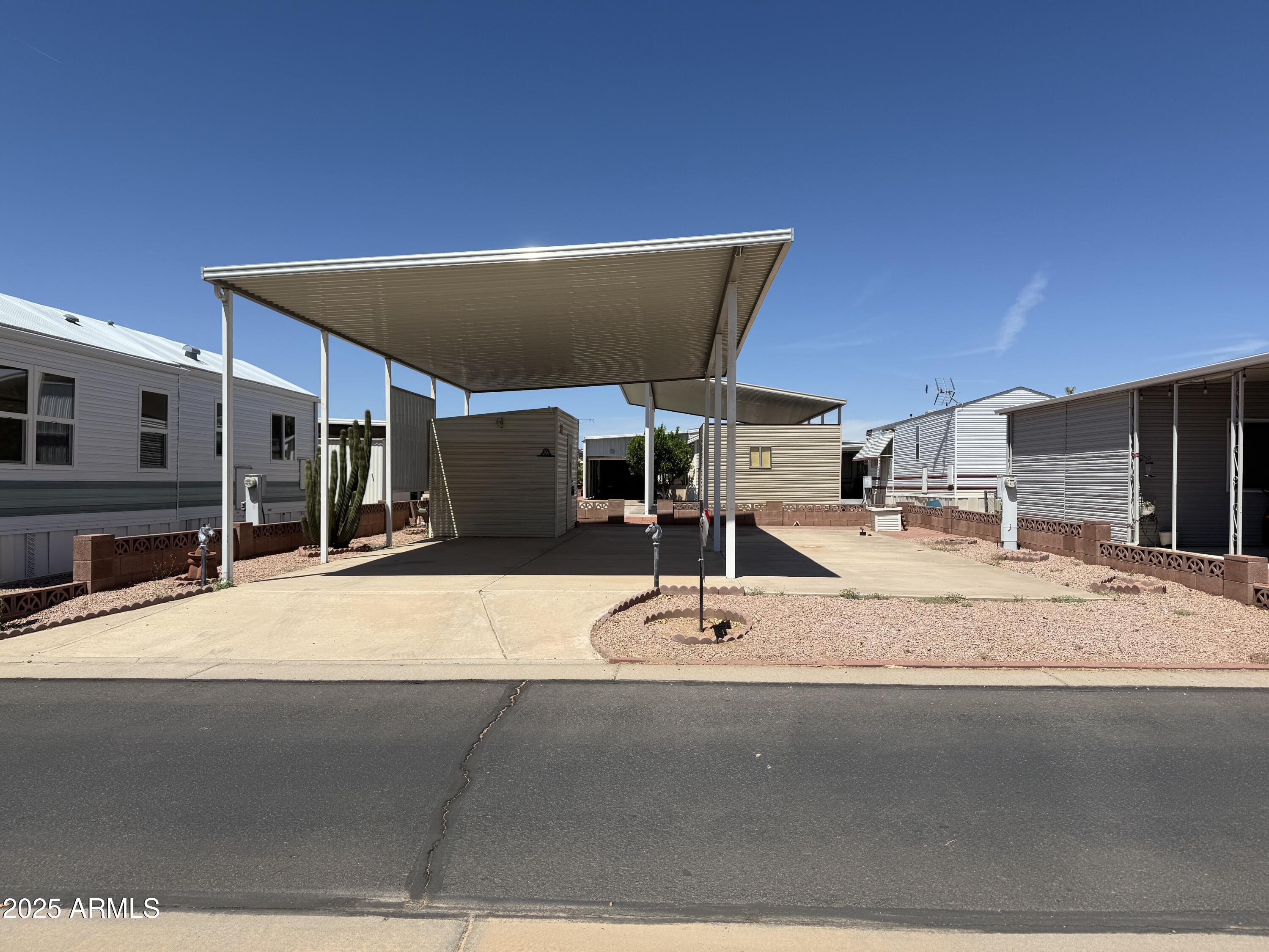CARRIAGE MANOR RV RESORT - Land