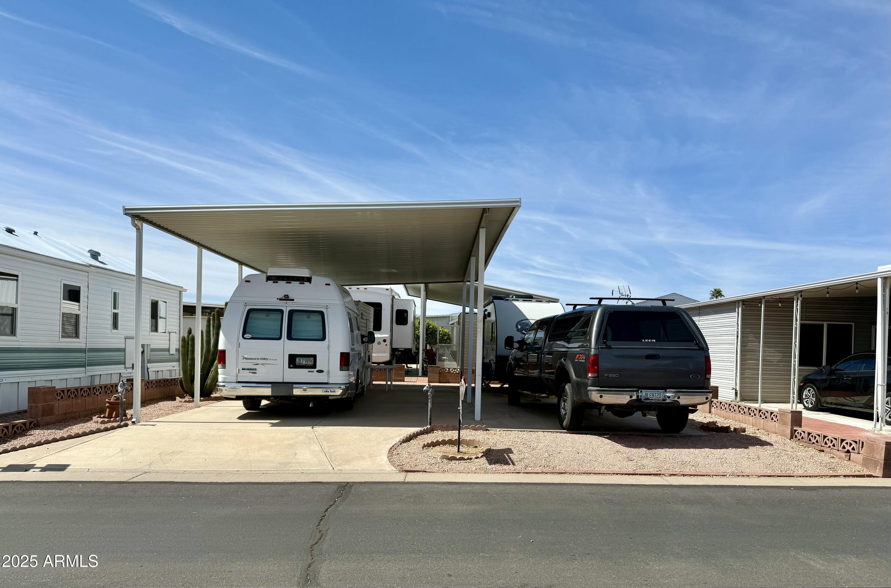 CARRIAGE MANOR RV RESORT - Land